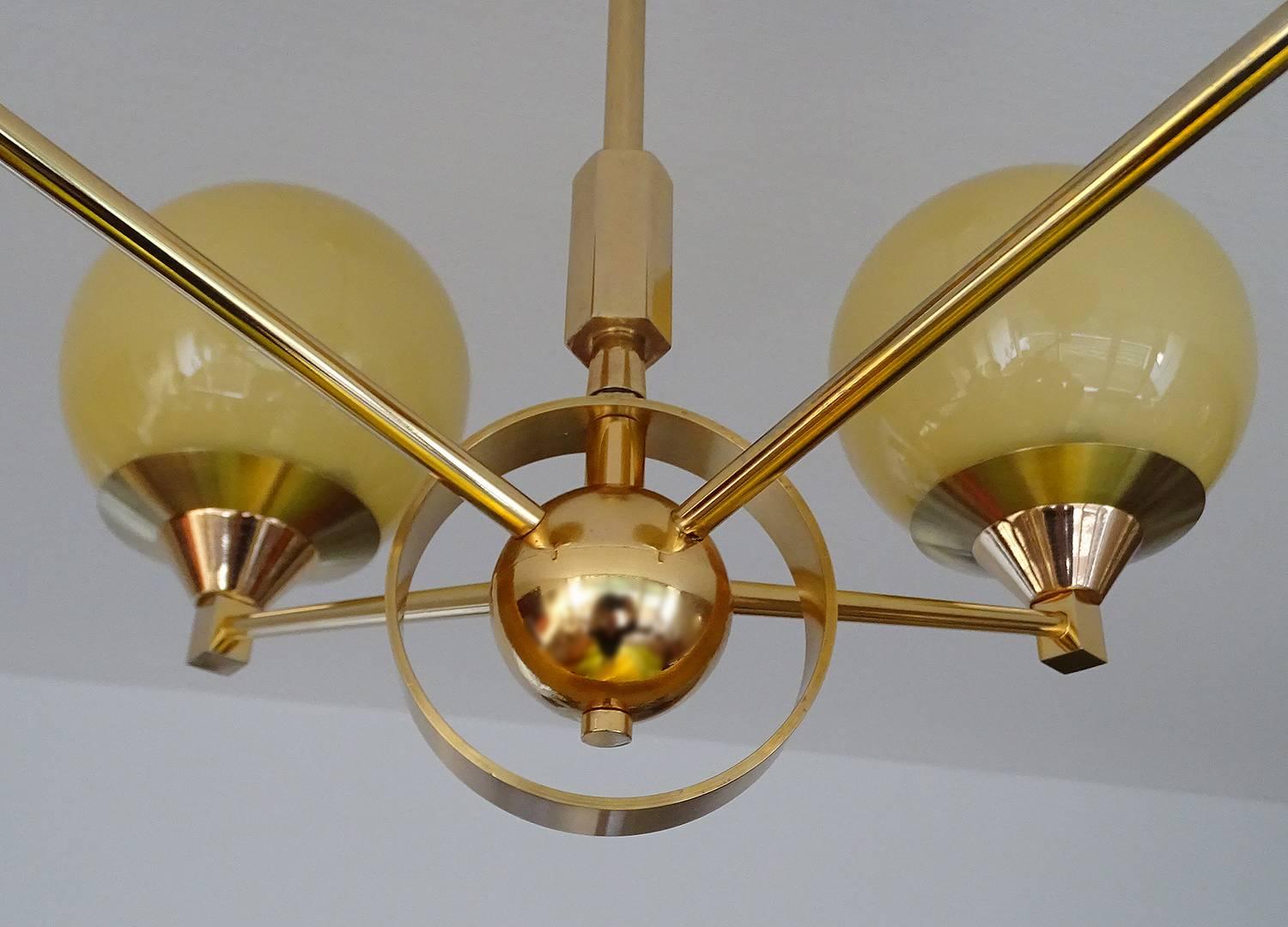 French Maison Arlus Glass Brass Chandelier Pendant Light, Stinovo Gio Ponti Era im Angebot 1