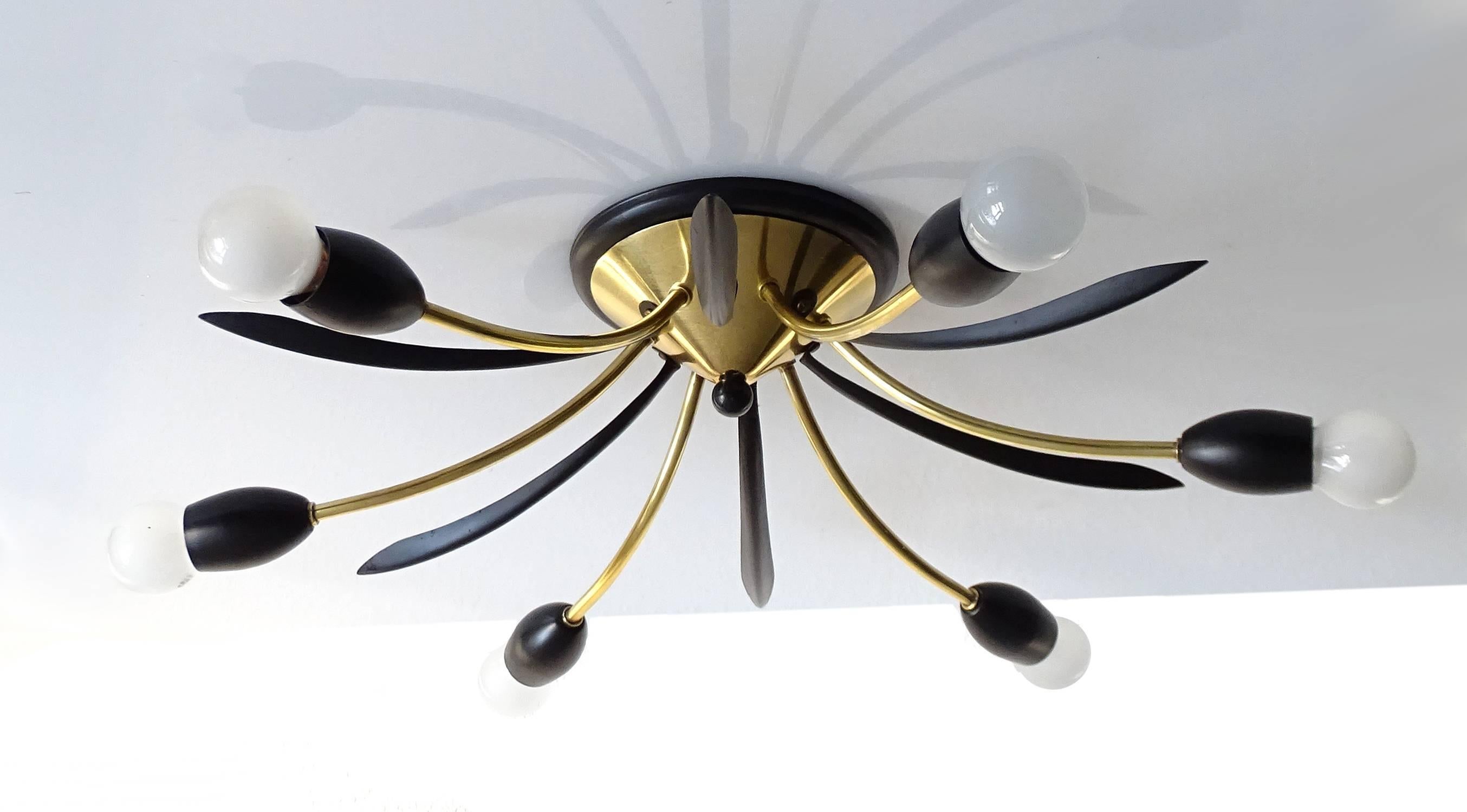  Modernist Sunburst Brass Chandelier,  1950s Stilnovo Style Flush Pendant  Light In Excellent Condition In Bremen, DE