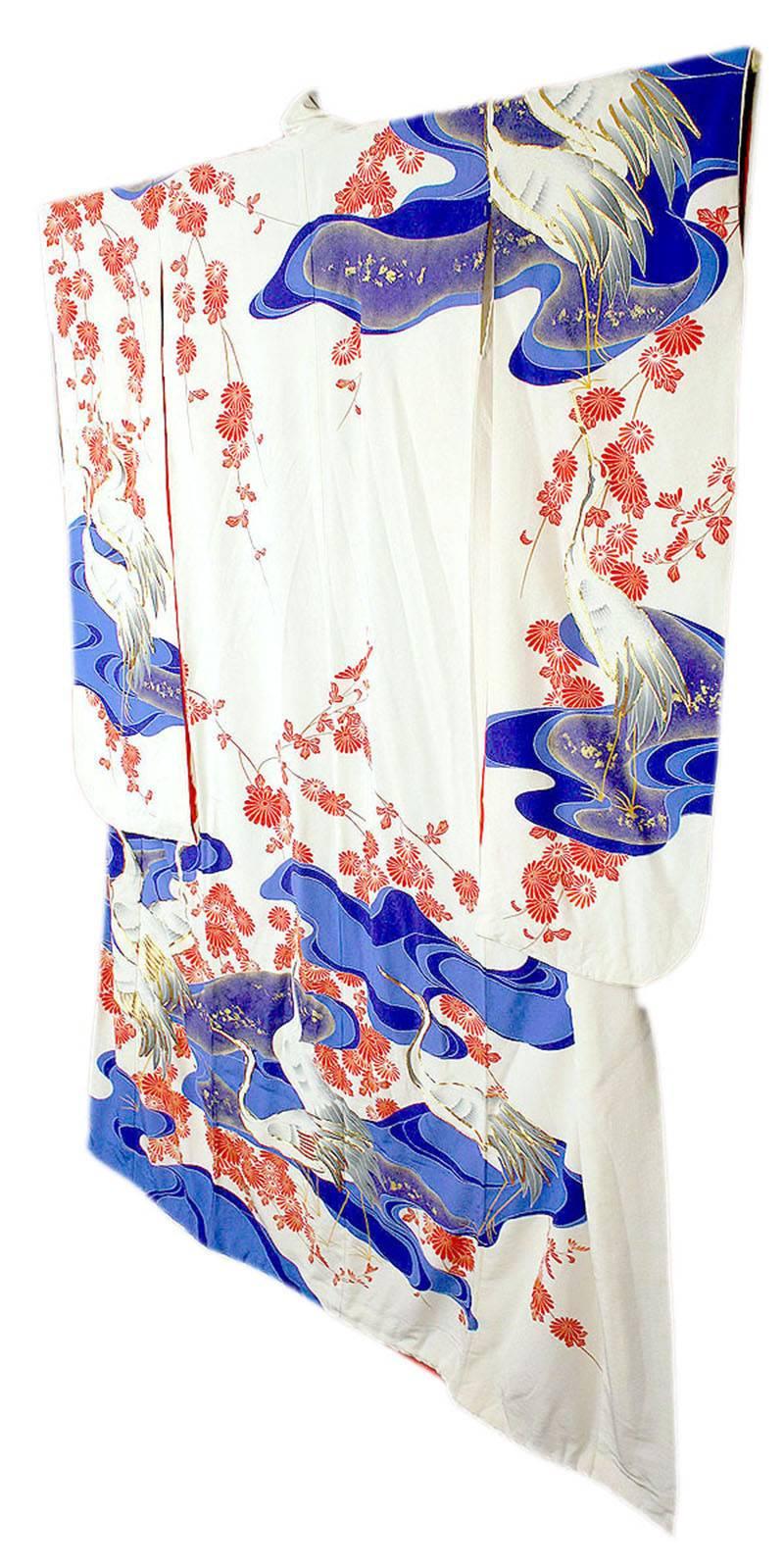 Vintage Silk Silver Brocade  Japanese Ceremonial Kimono, MidCentury  In Good Condition For Sale In Bremen, DE
