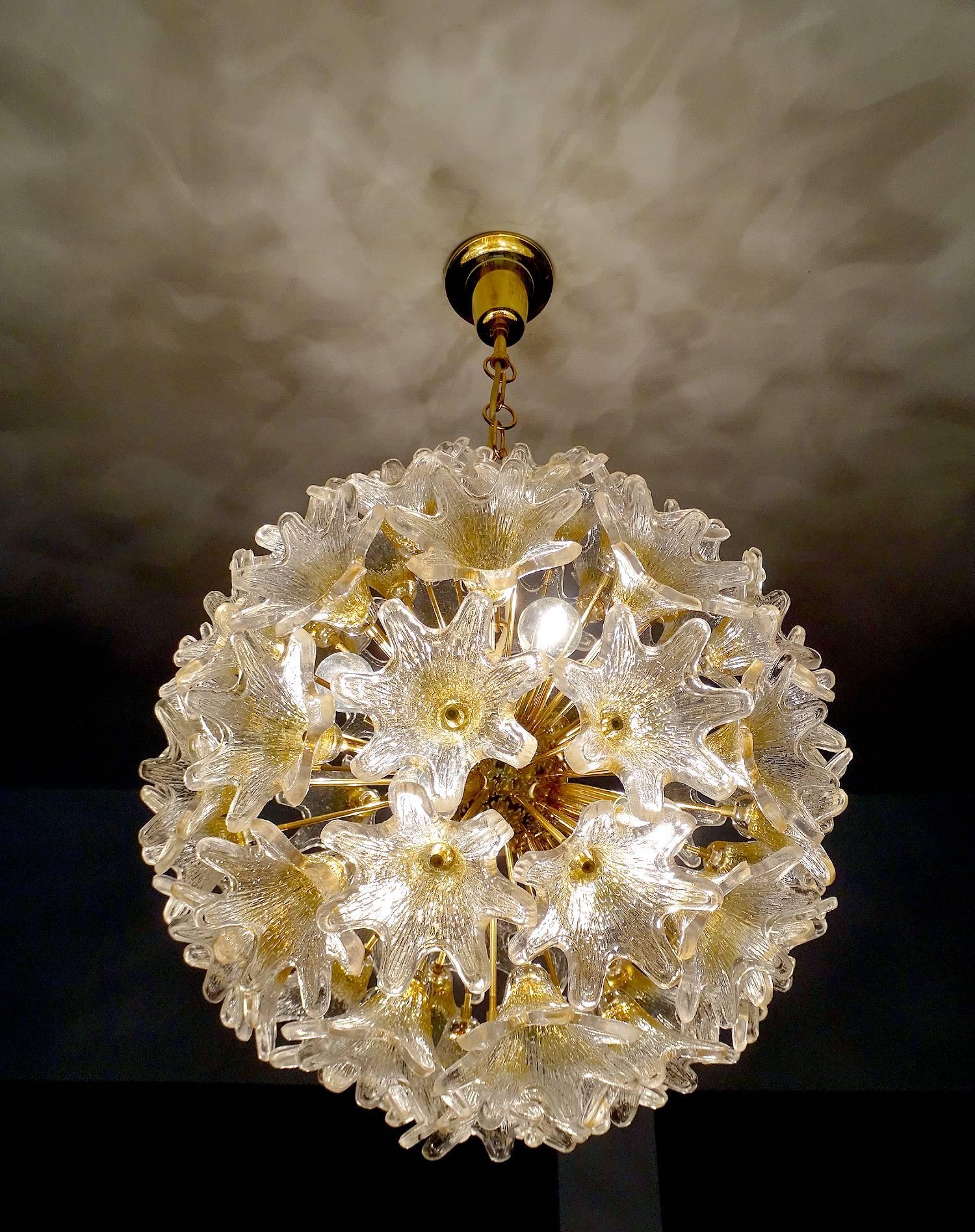 Late 20th Century Large Venini Floral Sunburst Murano Glass Chandelier,  Italian Pendant Lamp 