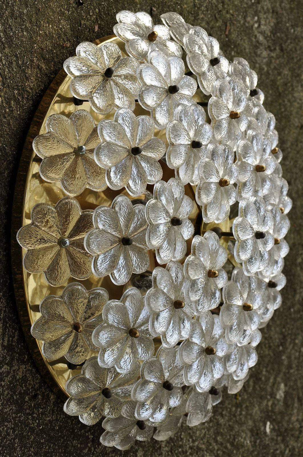 Large Floral Brass and Murano  Glass Flower Flush Mount Light  In Excellent Condition In Bremen, DE