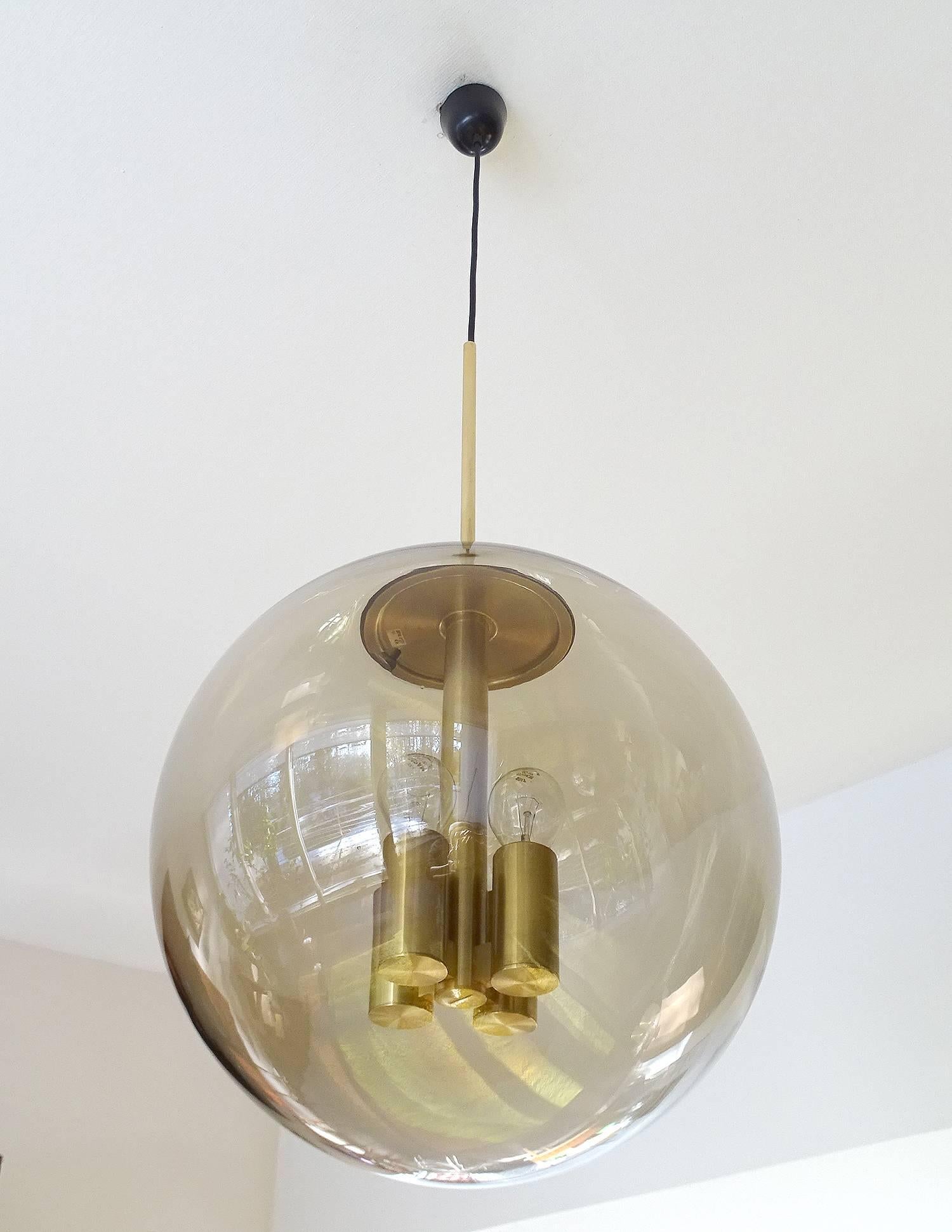 Large Mid Century Peil and Putzler Sptunik Glass Globe Chandelier, Stilnovo Styl In Excellent Condition In Bremen, DE