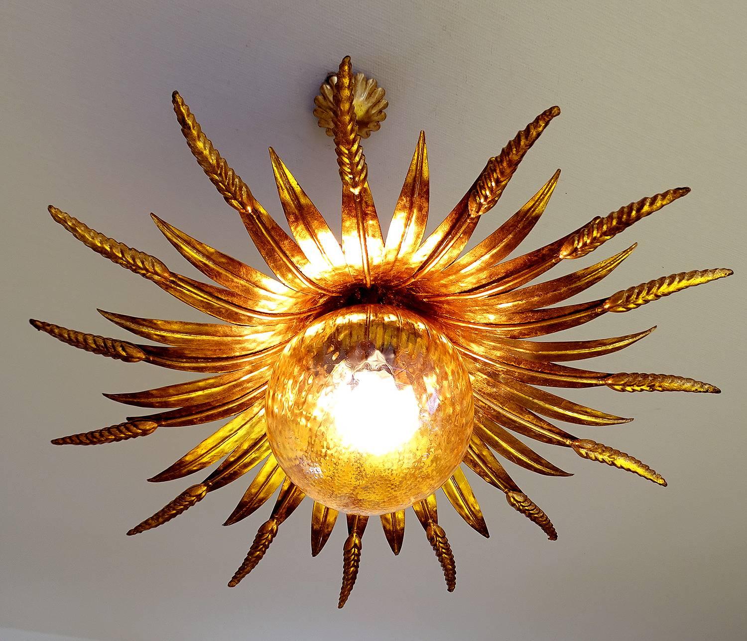 Mid-20th Century Large Wheat Sheaf Sunburst Design Chandelier, 1960s Modernist Pendant Lamp