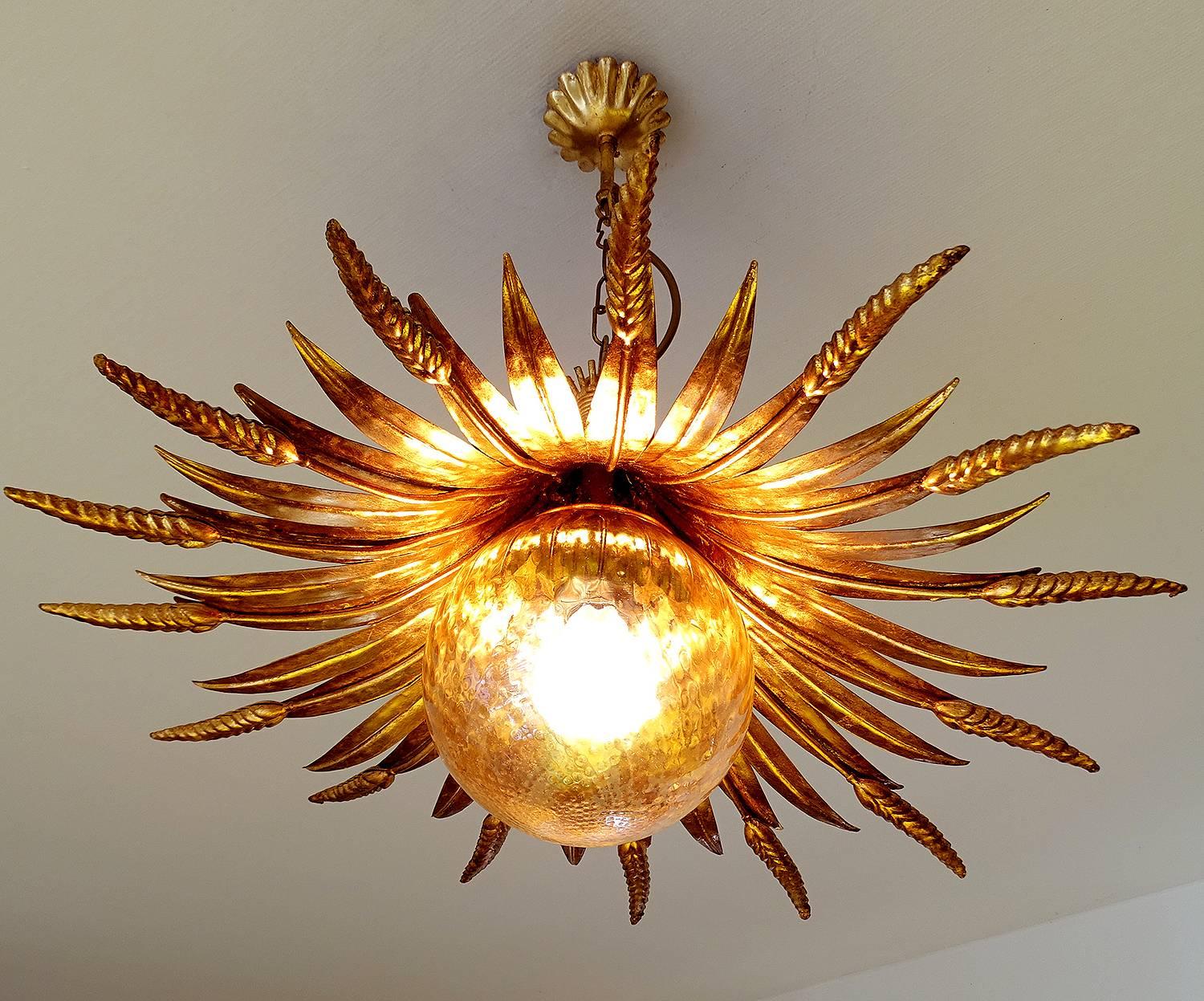 Italian Large Wheat Sheaf Sunburst Design Chandelier, 1960s Modernist Pendant Lamp
