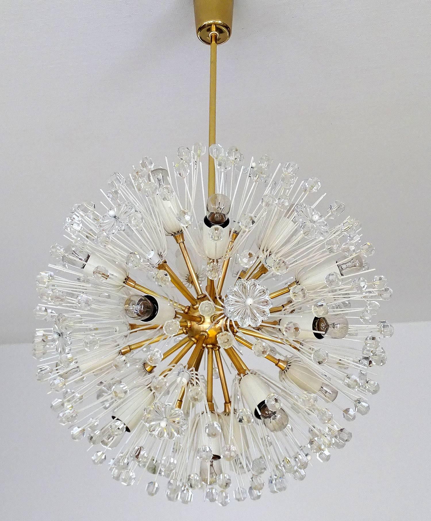 Stejnar Sputnik Flower Glass Crystal Brass Chandelier, Stilnovo Gio Ponti Era  1
