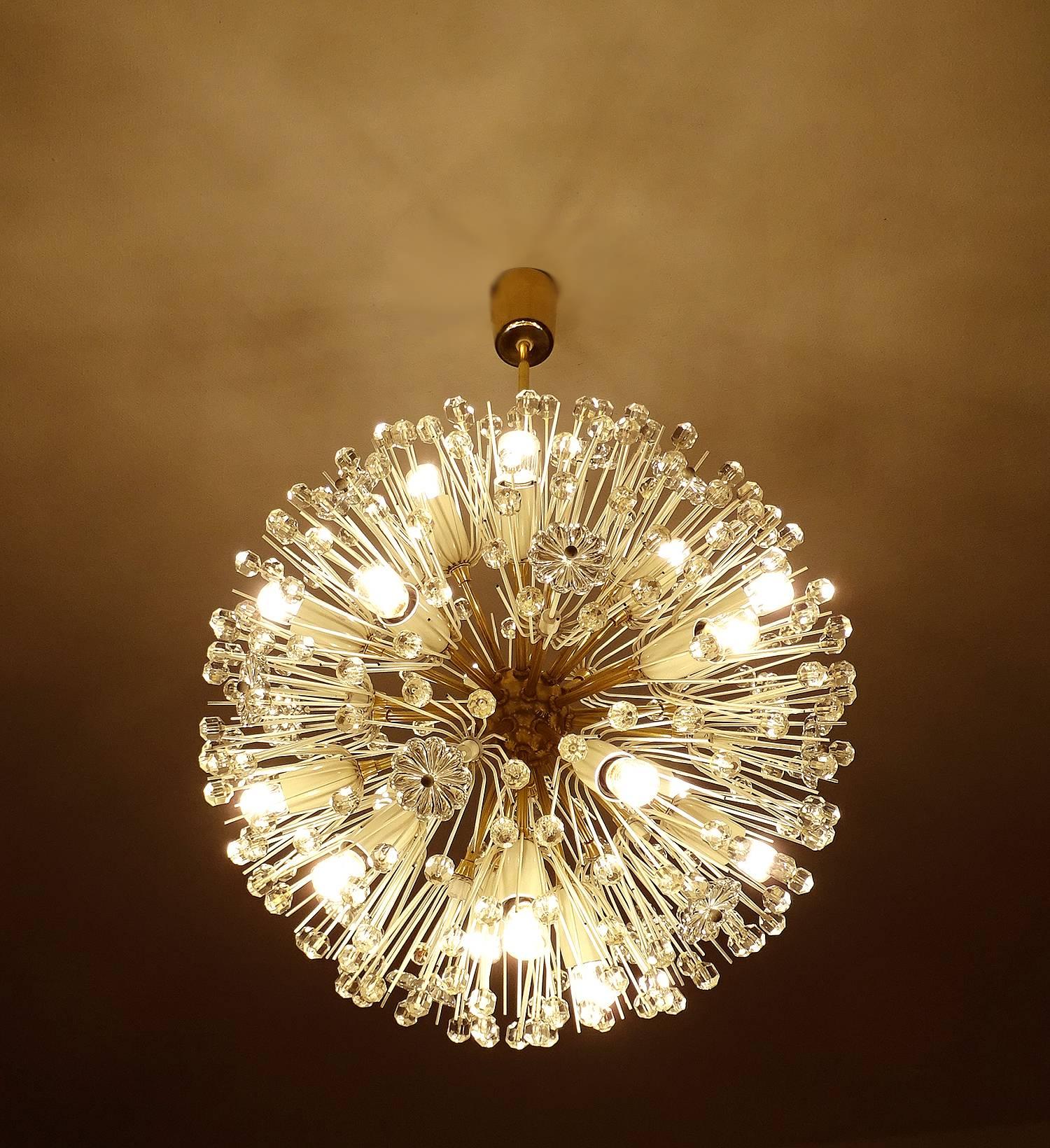 Stejnar Sputnik Flower Glass Crystal Brass Chandelier, Stilnovo Gio Ponti Era  2