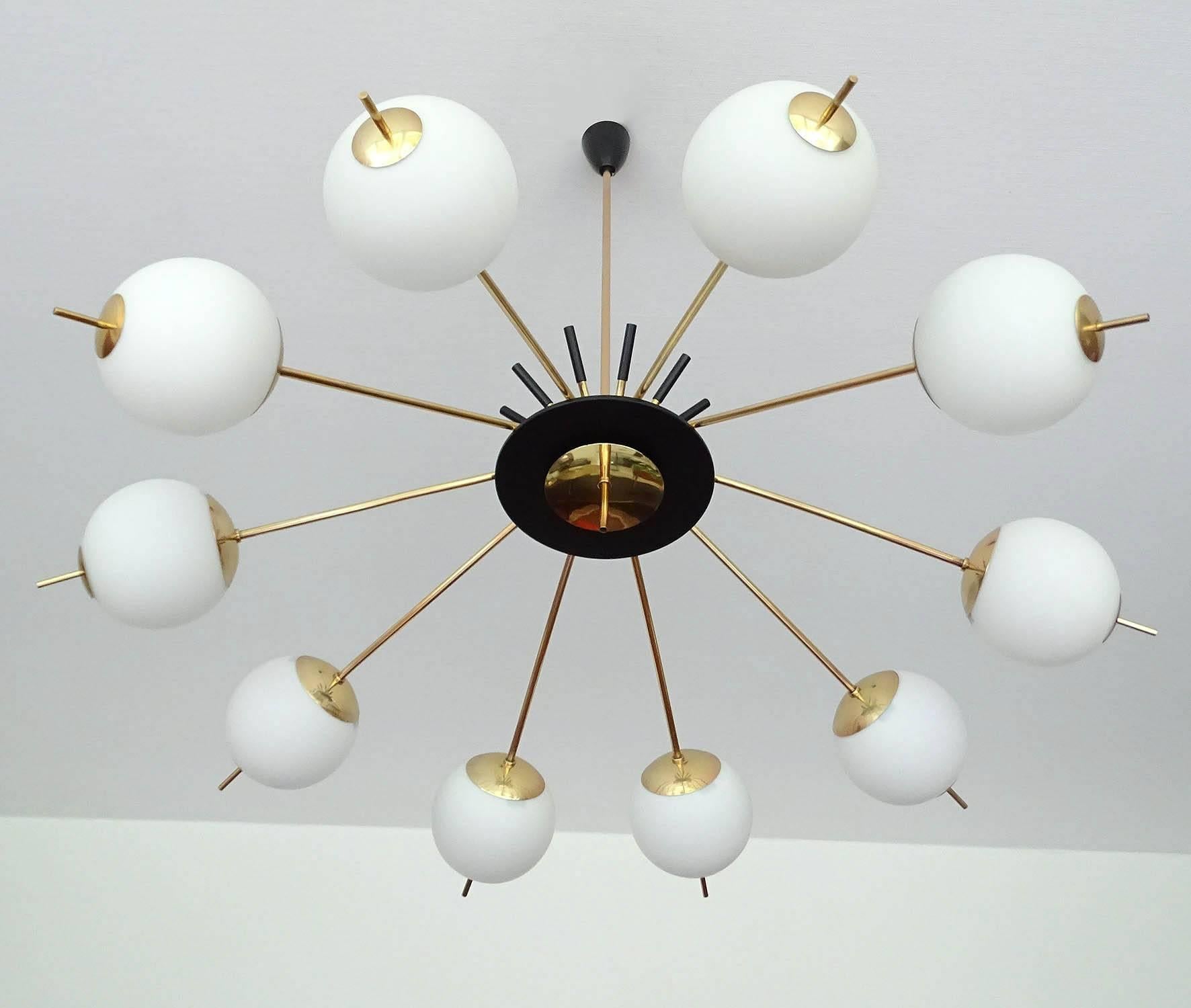 Mid-Century Modern Large Stilnovo Sunburst Brass Design Chandelier, 1950s Modernist Pendant Lamp