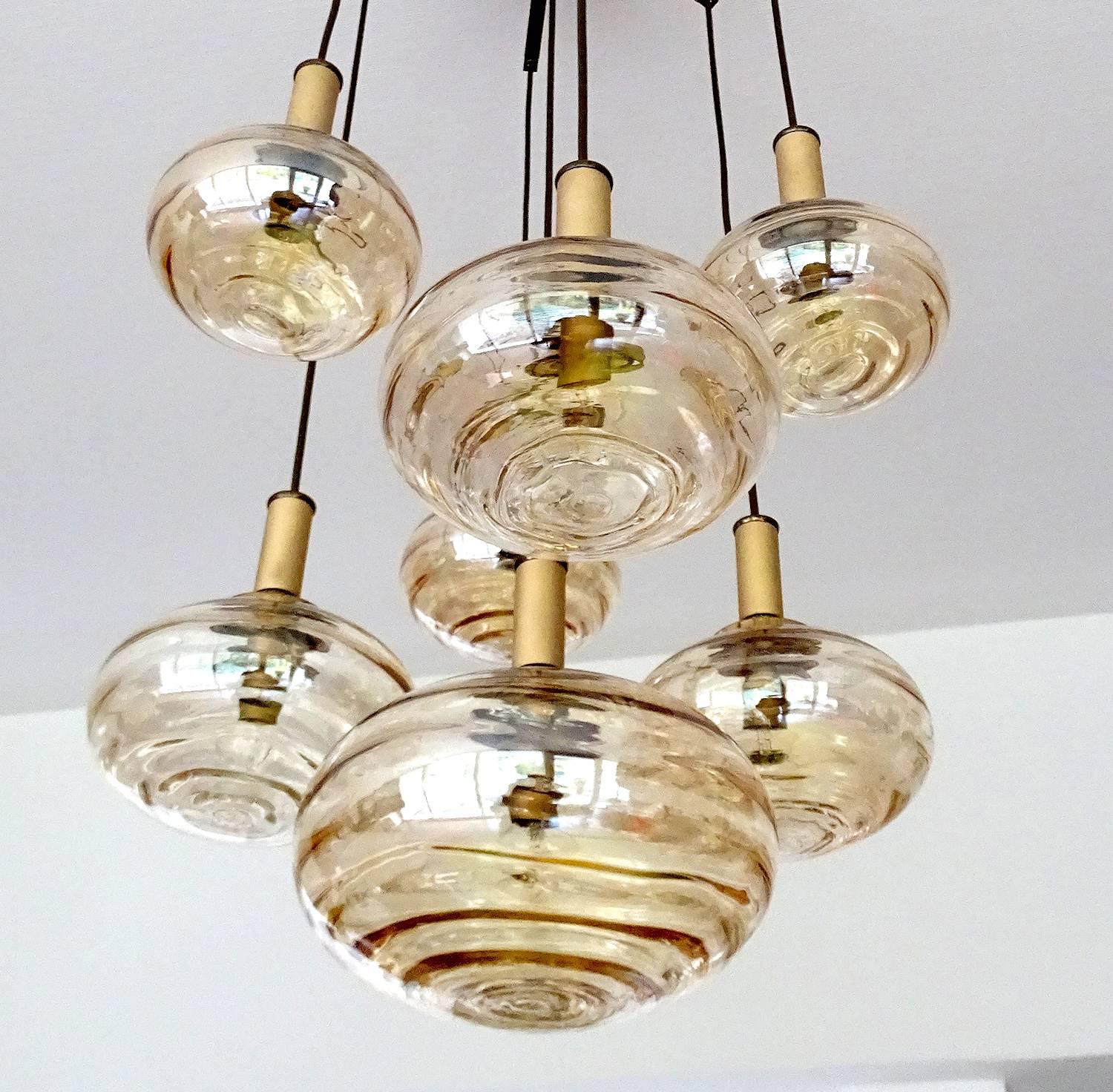 Large 7 Lights Limburg Cascade Overally  Glass Globes Brass Chandelier In Excellent Condition In Bremen, DE