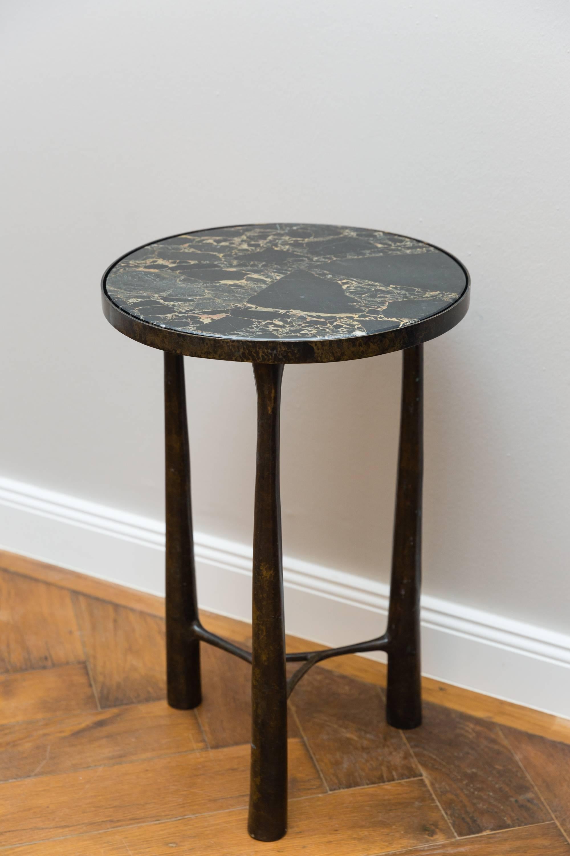 Side Table Bronze and Marble (Moderne) im Angebot