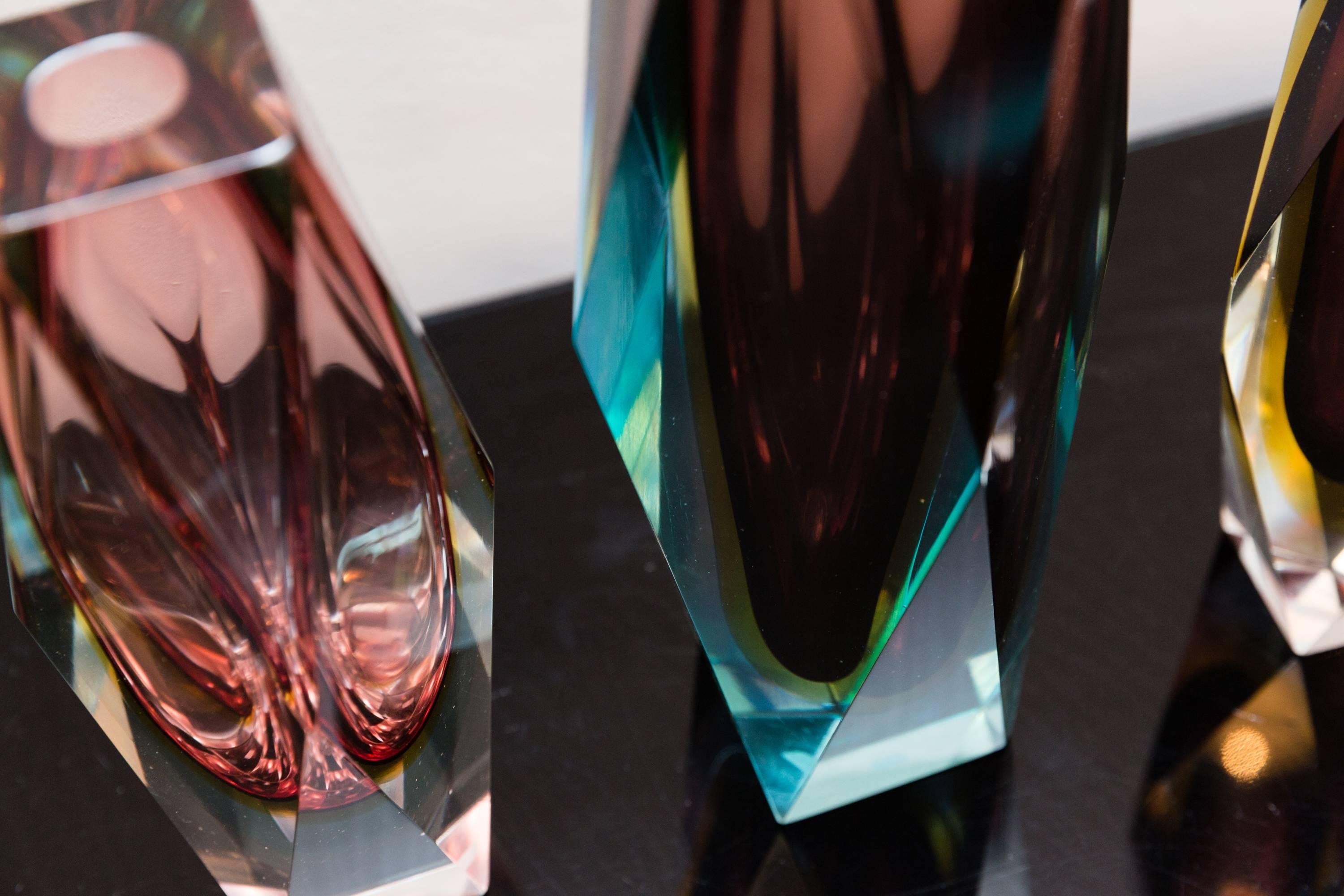 Mid-20th Century Set of Three Faceted Murano Glass Vases by Sommerso, Italy, circa 1960