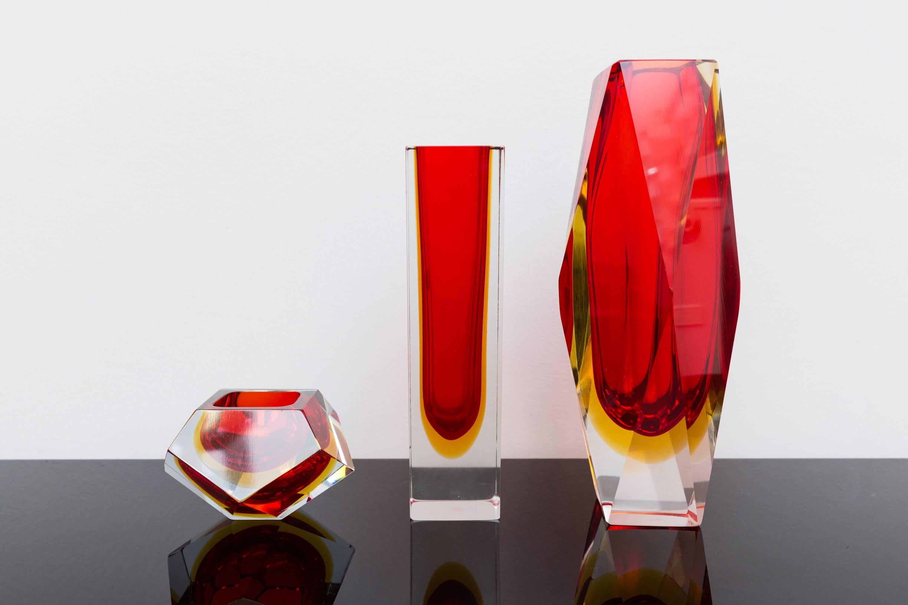Italian Set of Three Red Color Murano Glass Vases, Prod Sommerso, Italy, circa 1960 For Sale