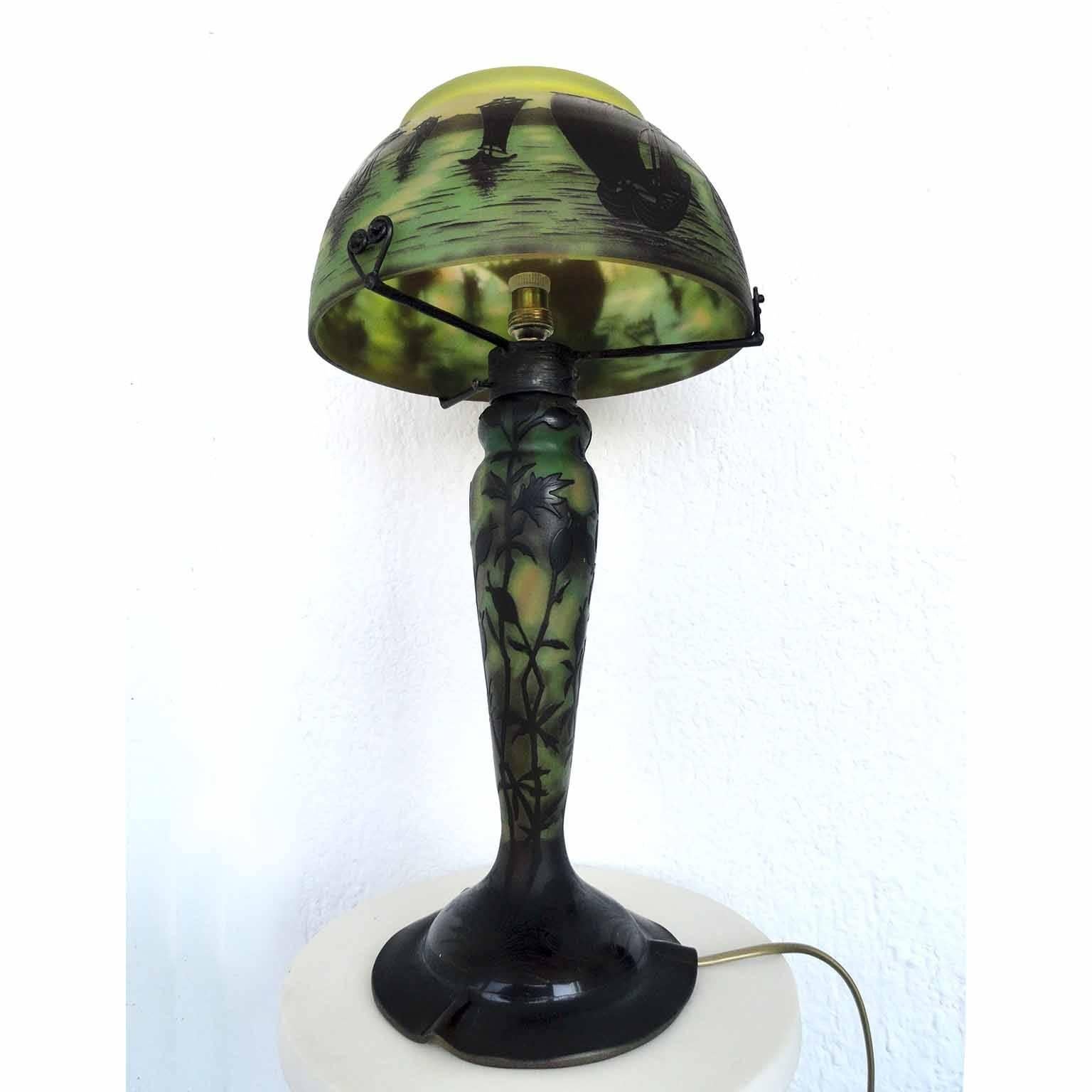 Art nouveau Superbe lampe de table Daum Nancy Art Nouveau Cameo
