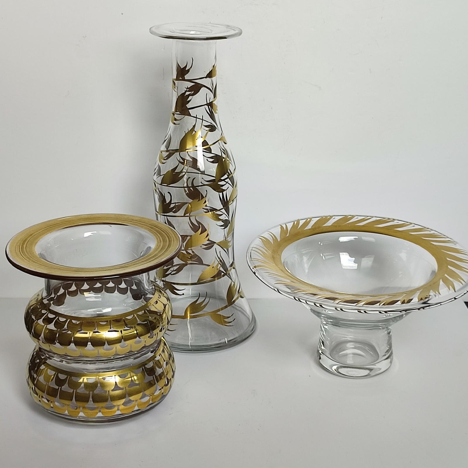 Margareta Hennix per Johansfors Glasbruk 
Set di tre pezzi in vetro artistico moderno di metà secolo firmati e numerati da Margareta Hennix per Johansfors Glasbruk.
Un eccezionale trio di vetri artistici scultorei della nota designer svedese