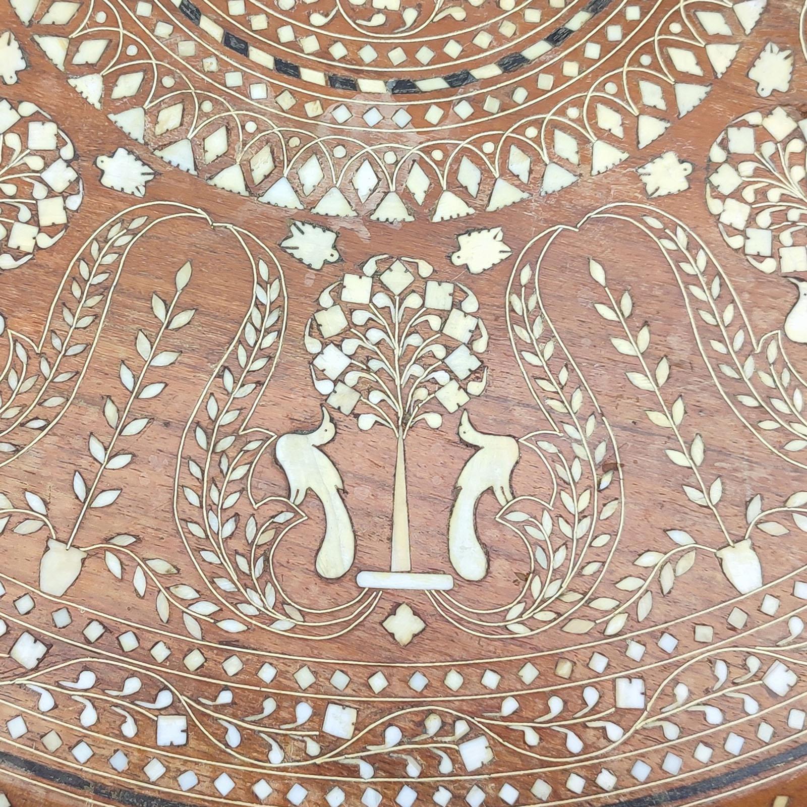 Anglo Indian Carved Wood and Inlaid Round Table with Elephants For Sale 1