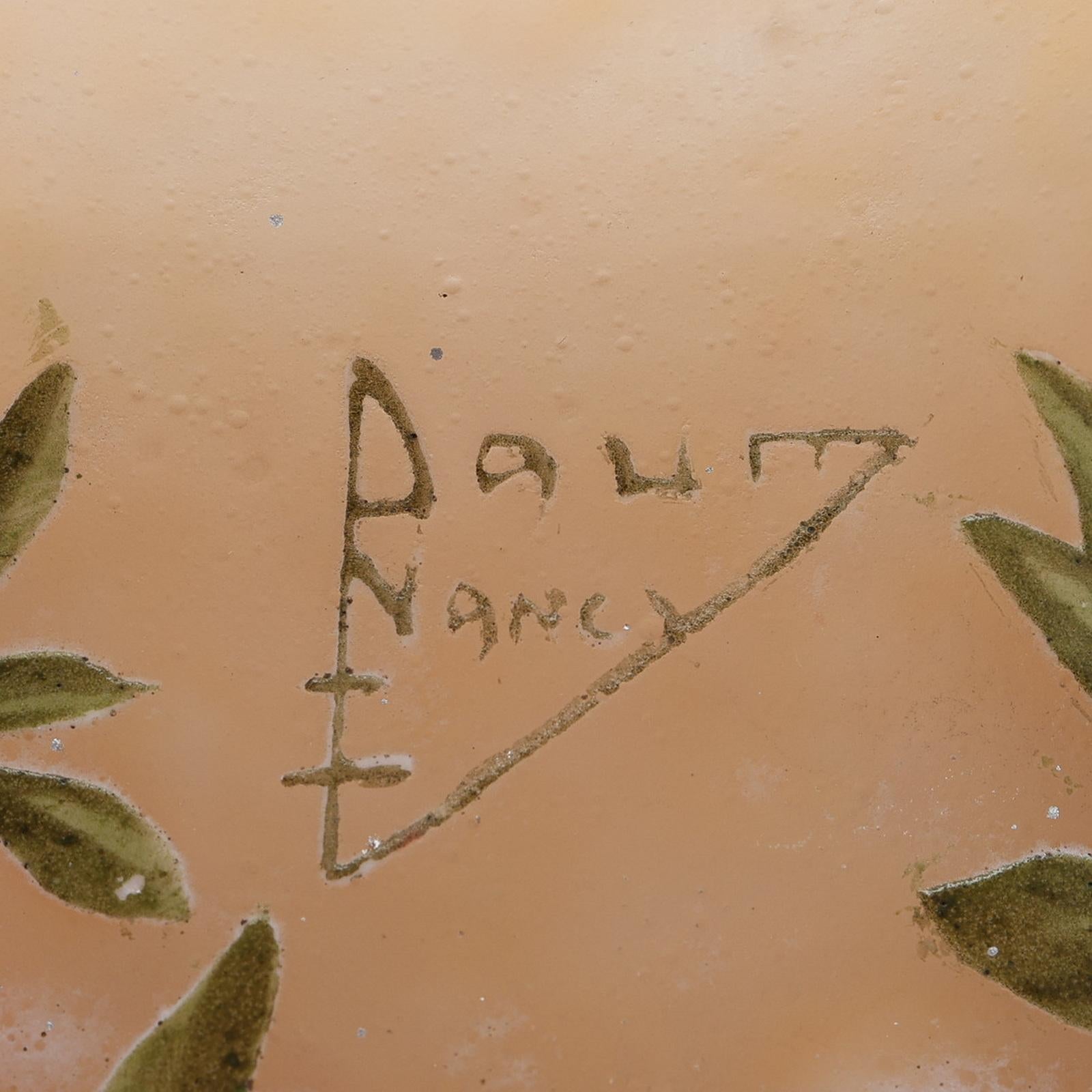 Vaso in vetro cammeo Daum Nancy 'Branch de pommier en fleurs', Francia circa 1905 in vendita 1