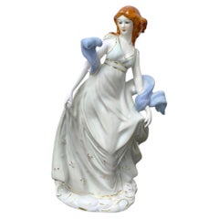 Figurine romantique vintage en porcelaine, de style Meissen, avec des détails dorés. Prix