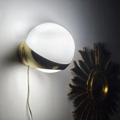 Mid-Century Brass & Opaline Glass Wall Sconce, Stilnovo Style, Diameter 20cm