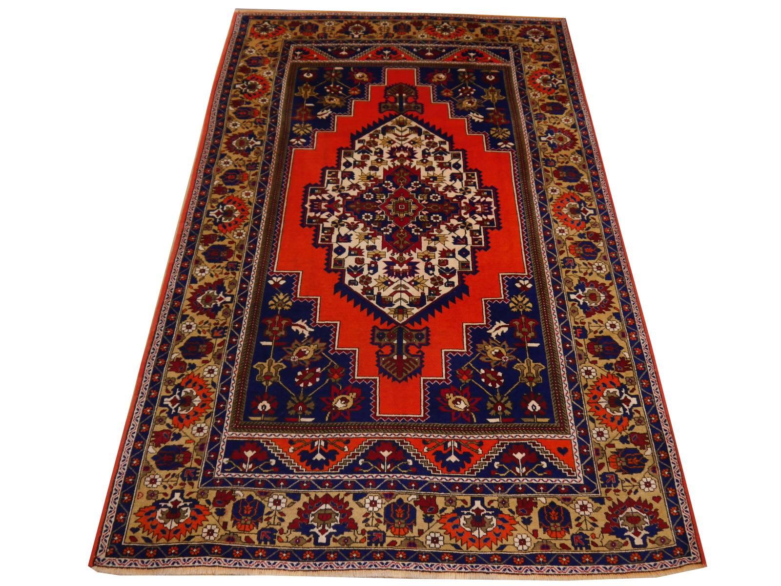 Beautiful hand-knotted turkish rug with contrasting colors. Very good condition.