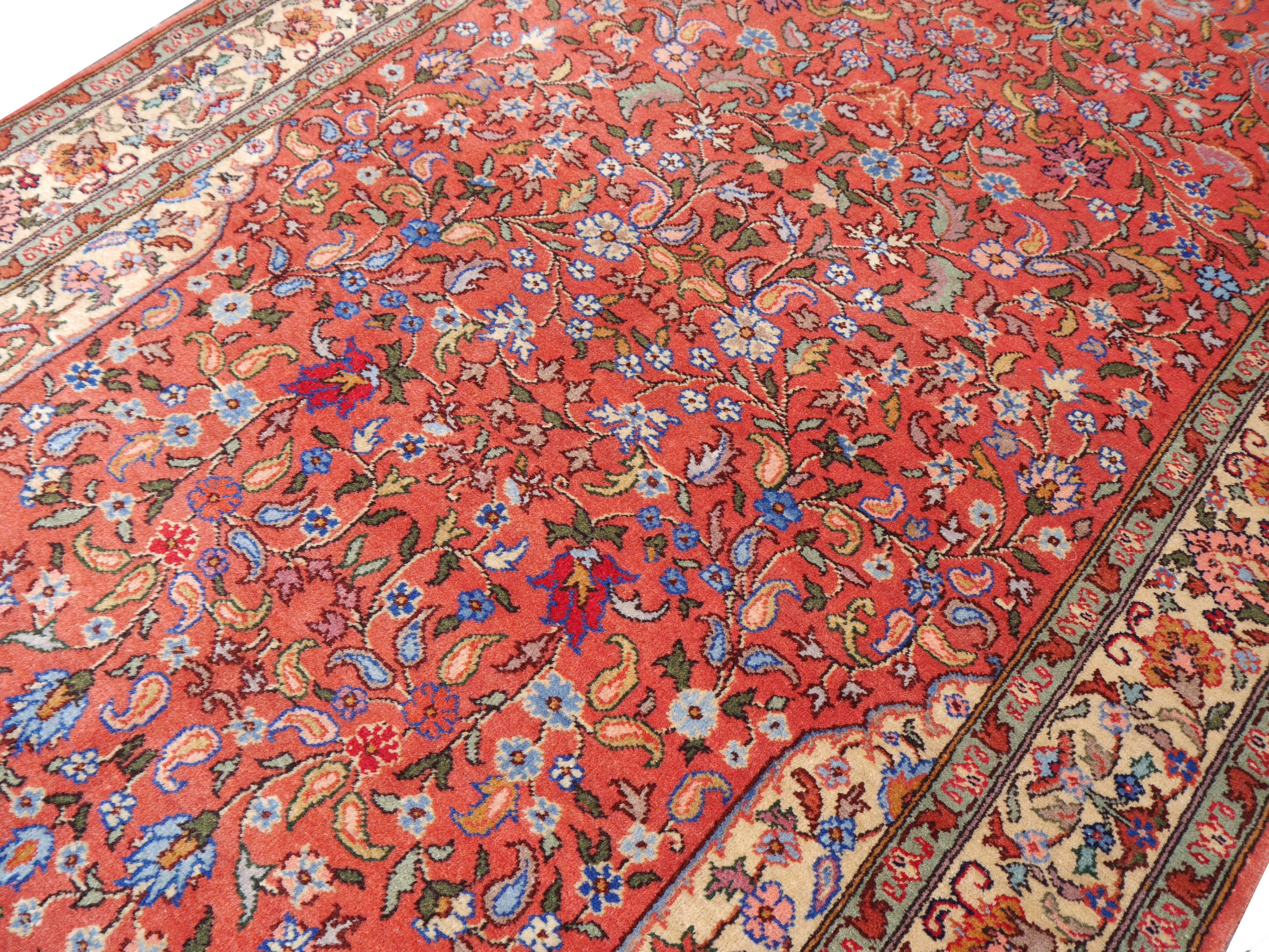 Large European Hand-Knotted Vintage Rug with Tabriz Design In Good Condition For Sale In Lohr, Bavaria, DE