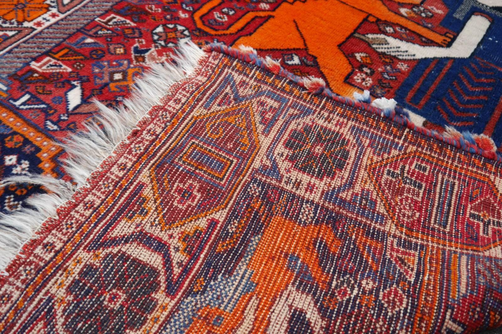 Lion Rug Qashqai Persian Vintage Nomadic Wedding Carpet In Good Condition In Lohr, Bavaria, DE