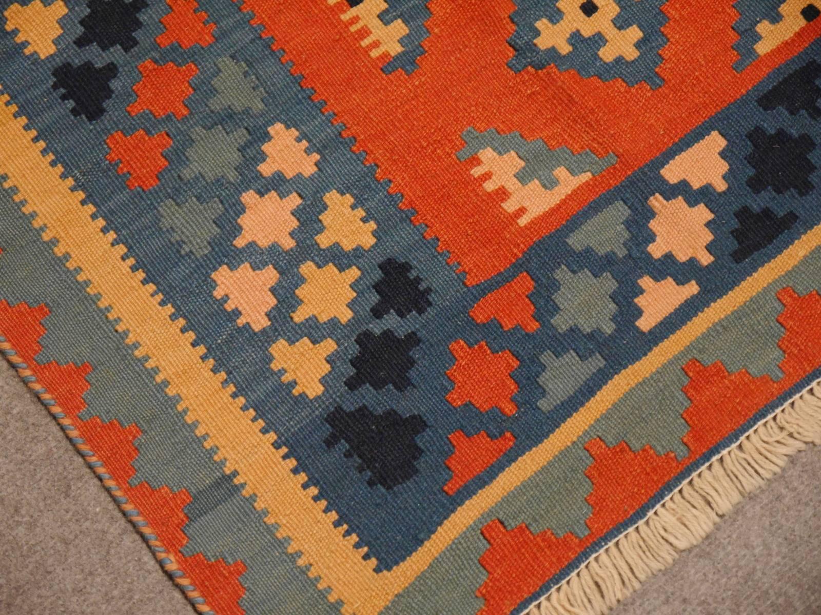 Persian Rug Kilim Handwoven with Natural Dyed Organic Wool, Vintage In Excellent Condition In Lohr, Bavaria, DE