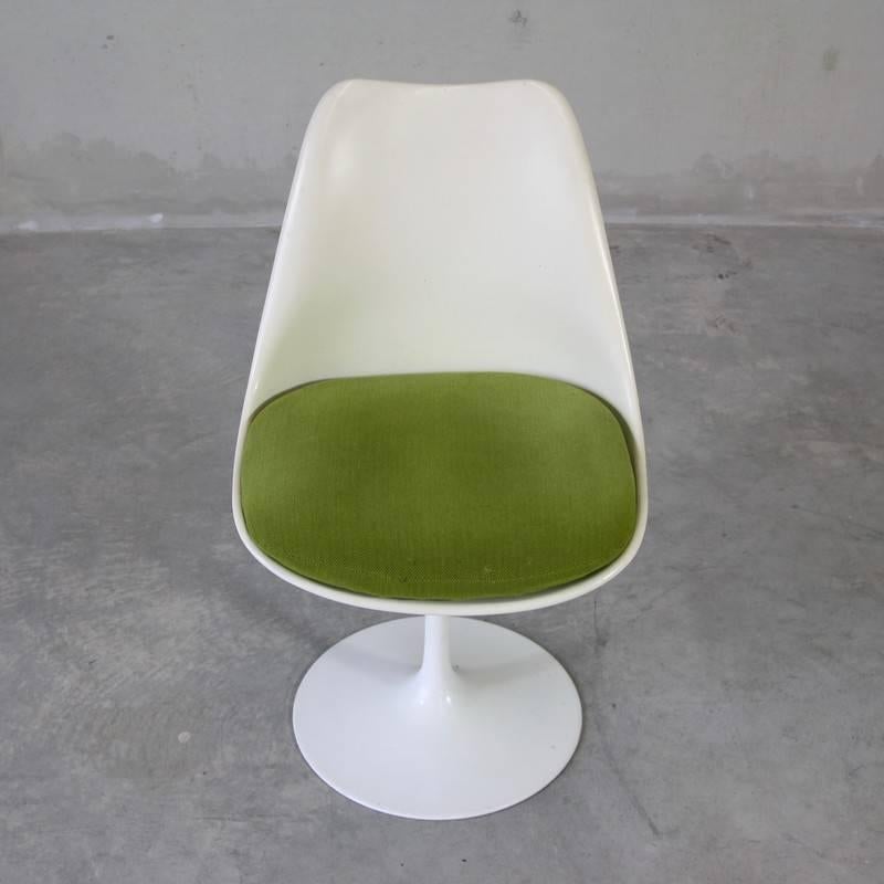 Modern Set of Four Eero Saarinen Chairs, Knoll International