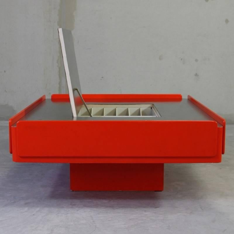 Gavina Coffee Table Designed by Vico Magistretti, 1962 In Good Condition In Berlin, DE