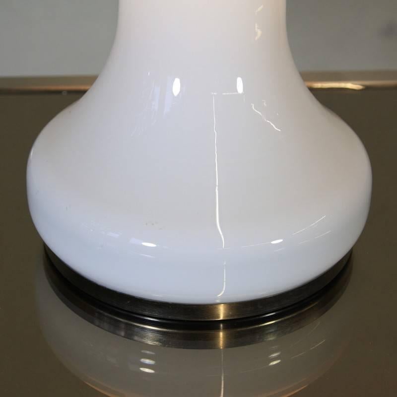 Opaque Murano Glass Table Lamp, 1970s In Excellent Condition For Sale In Berlin, DE