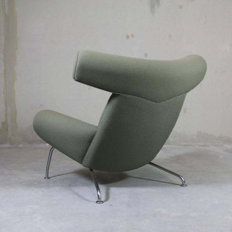 Danish Ox Chair 'EJ-100' and Foot Stool by Hans J. Wegner