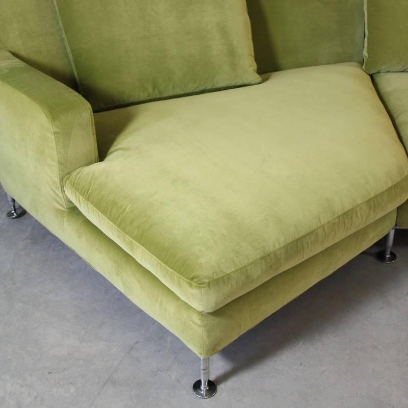 'Harry' corner sofa, designed by Antonio Citterio, Italy, B&B Italia, 1995.

Very comfortable corner sofa, re-upholstered in green velvet. Chromed metal feet. Superb.

 