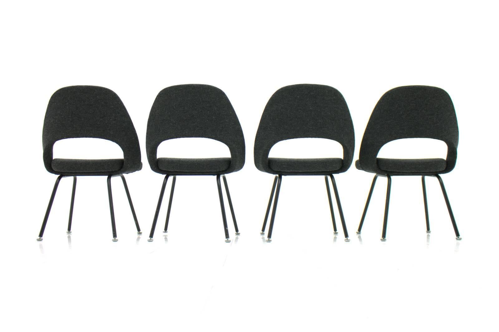 Set of Four Eero Saarinen Chairs Mod. 71 by Knoll International, 1951 In Excellent Condition In Frankfurt / Dreieich, DE