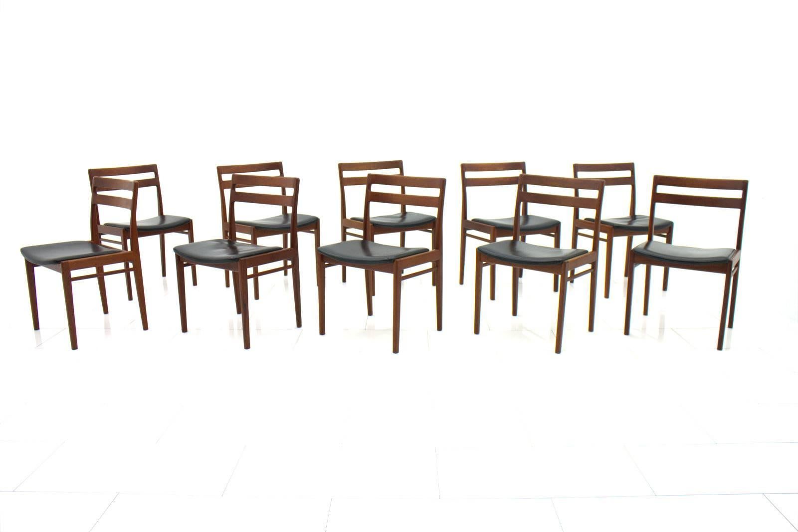 Large set of ten Rosengren Hansen teak wood and leather chairs, Denmark, 1960s.

Very good original condition.

Worldwide shipping.