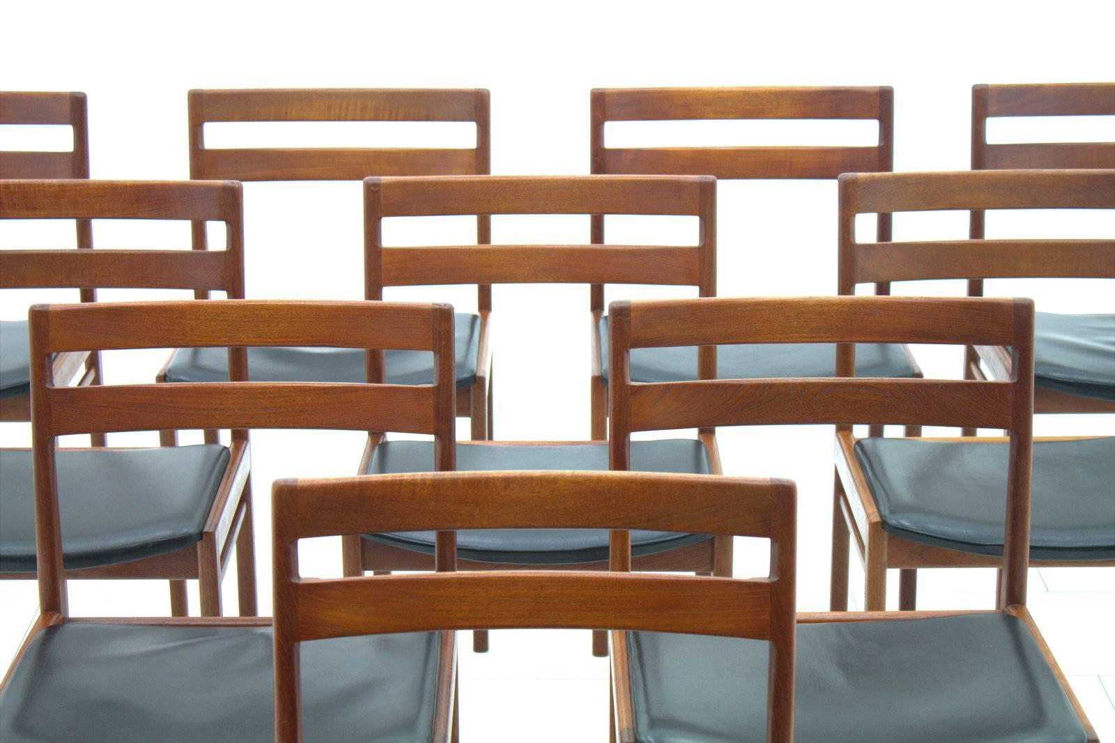 Scandinavian Modern Set of Ten Danish Teak and Leather Dining Chairs by Rosengren Hansen, 1960s For Sale