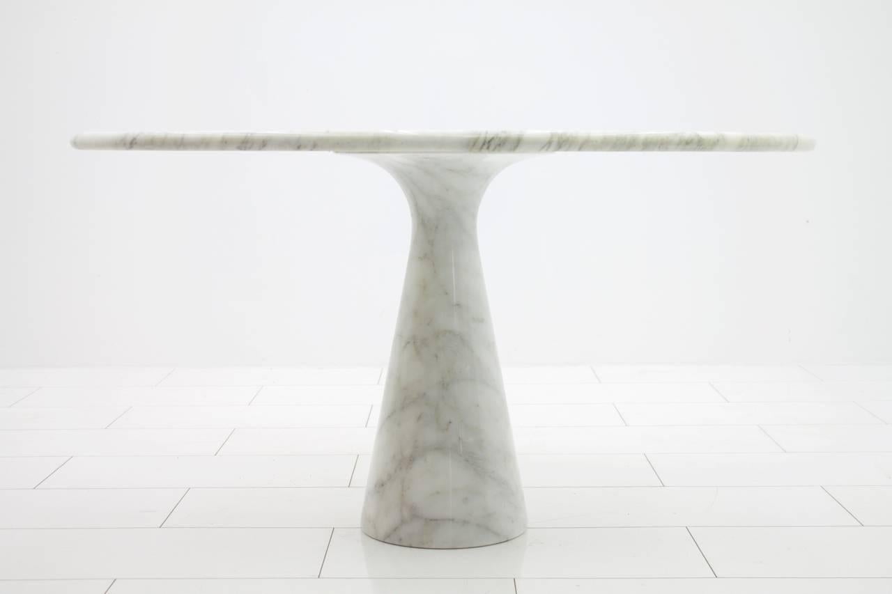 Carrara marble dining table by Angelo Mangiarotti for T 70, 1969, Italy.
Excellent condition!

Worldwide door to door shipping service.