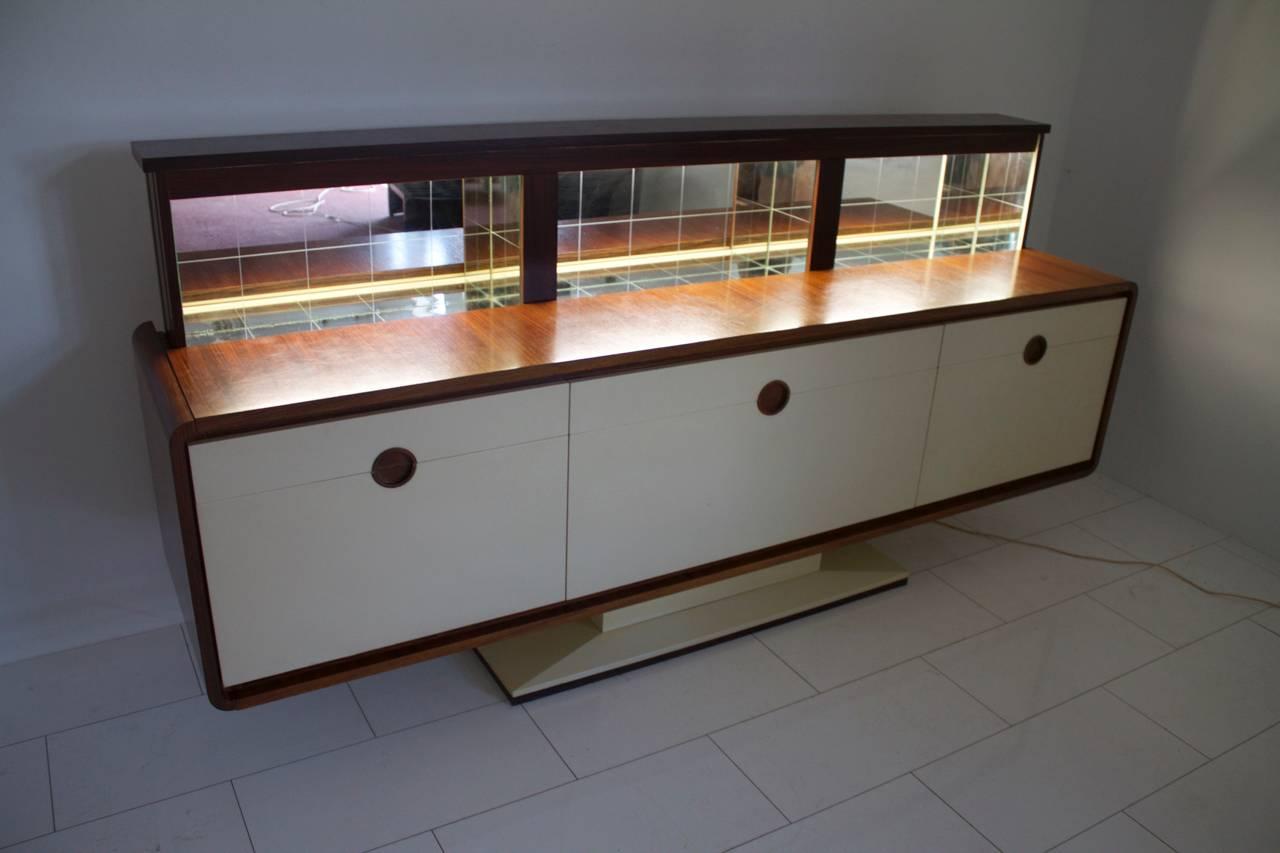 Sideboard with an Electric Mirrored Bar 1970s, James Bond 007 In Good Condition For Sale In Frankfurt / Dreieich, DE
