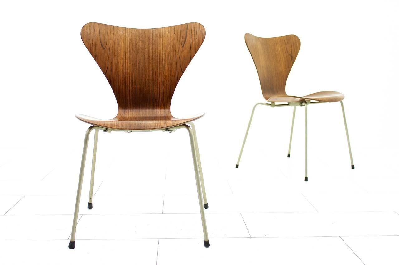Pair of Arne Jacobsen teak side chairs, 3107, Fritz Hansen, Denmark.

Very good condition.