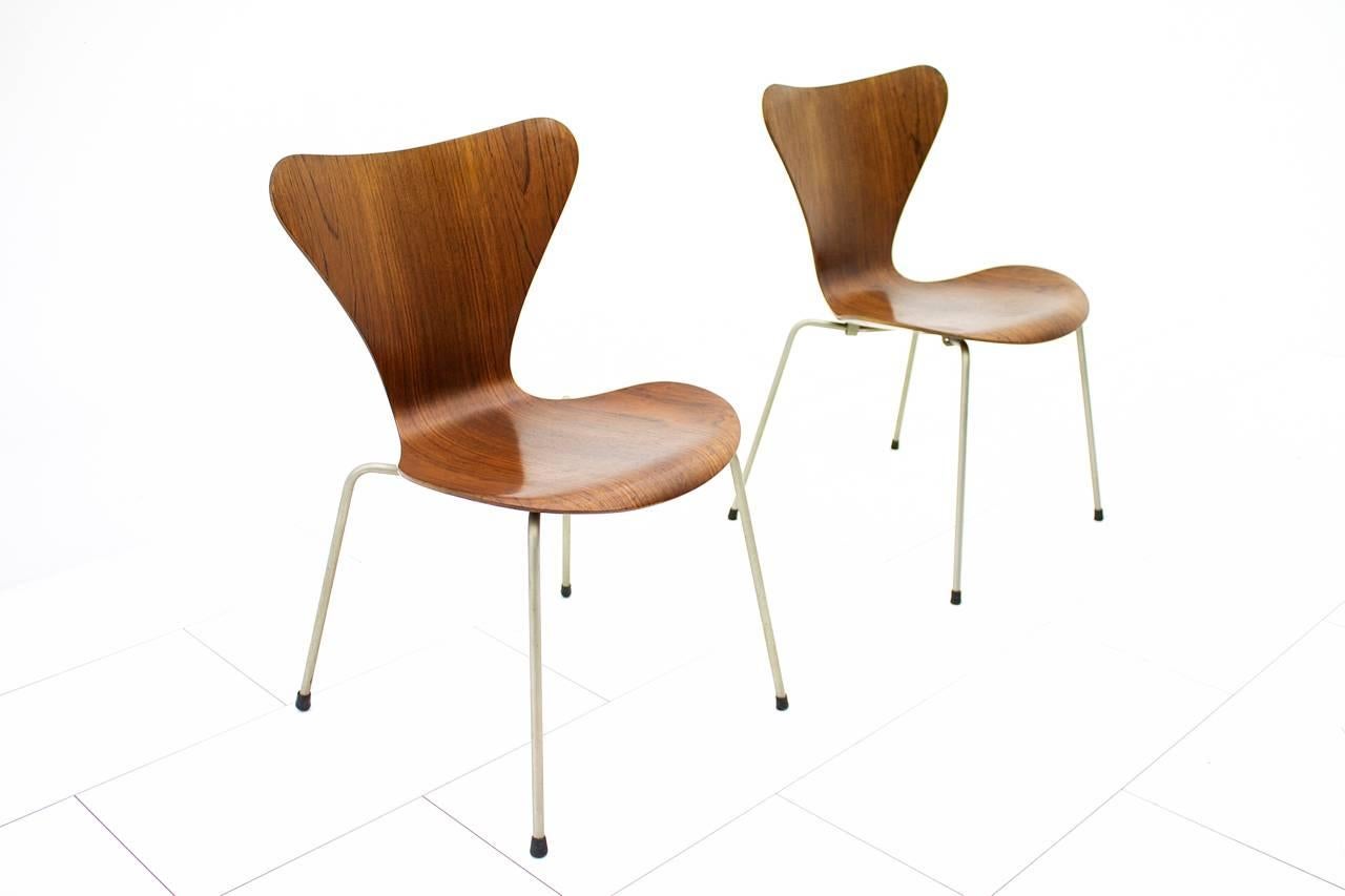 Danish Pair of Arne Jacobsen Teak Side Chairs, 3107, Fritz Hansen, Denmark
