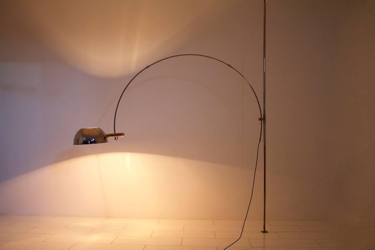 Beautiful ceiling to floor lamp with adjustable arc by Florian Schulz in a rare nickel version in an excellent condition.


Worldwide shipping