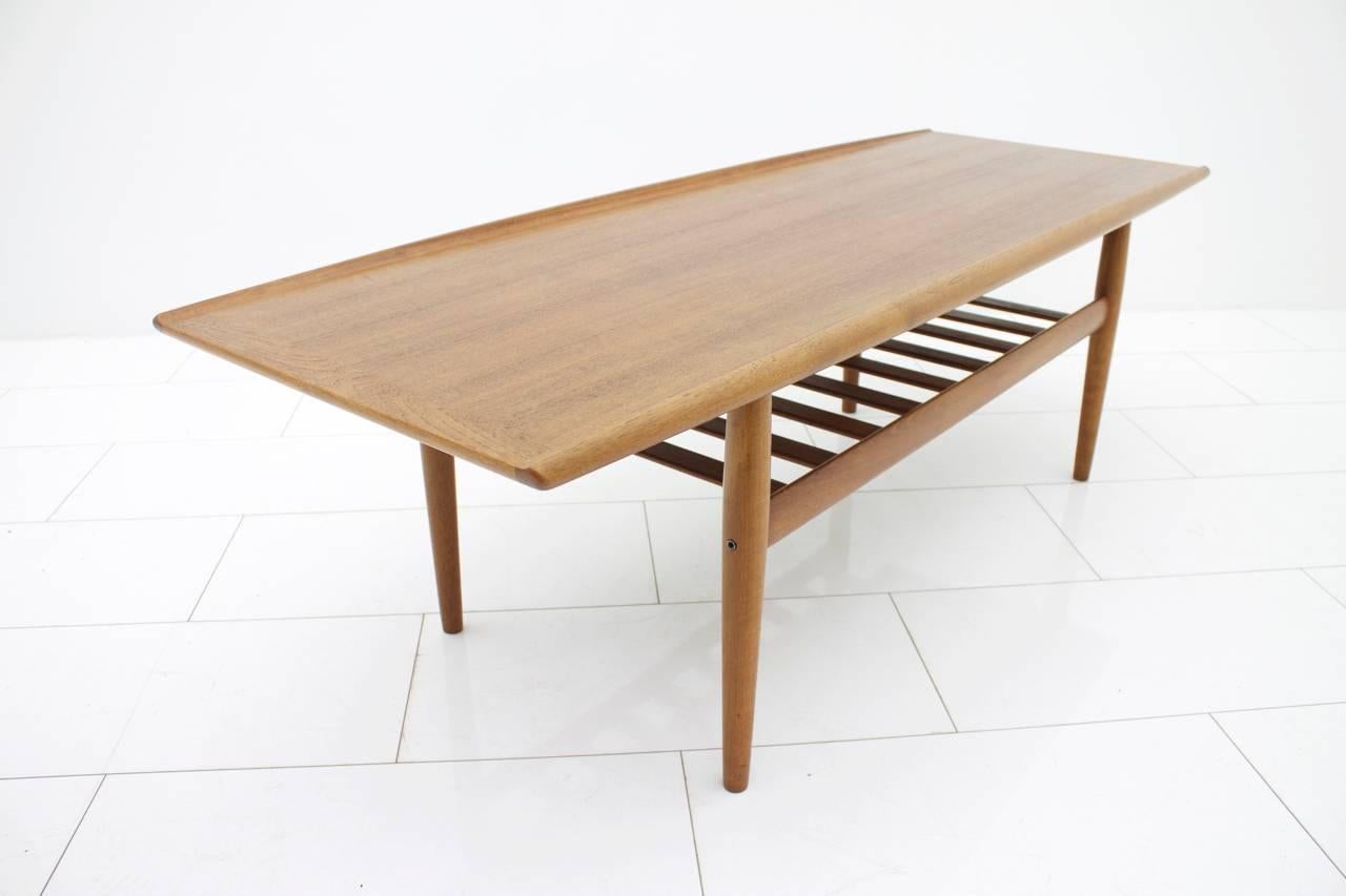 grete jalk coffee table