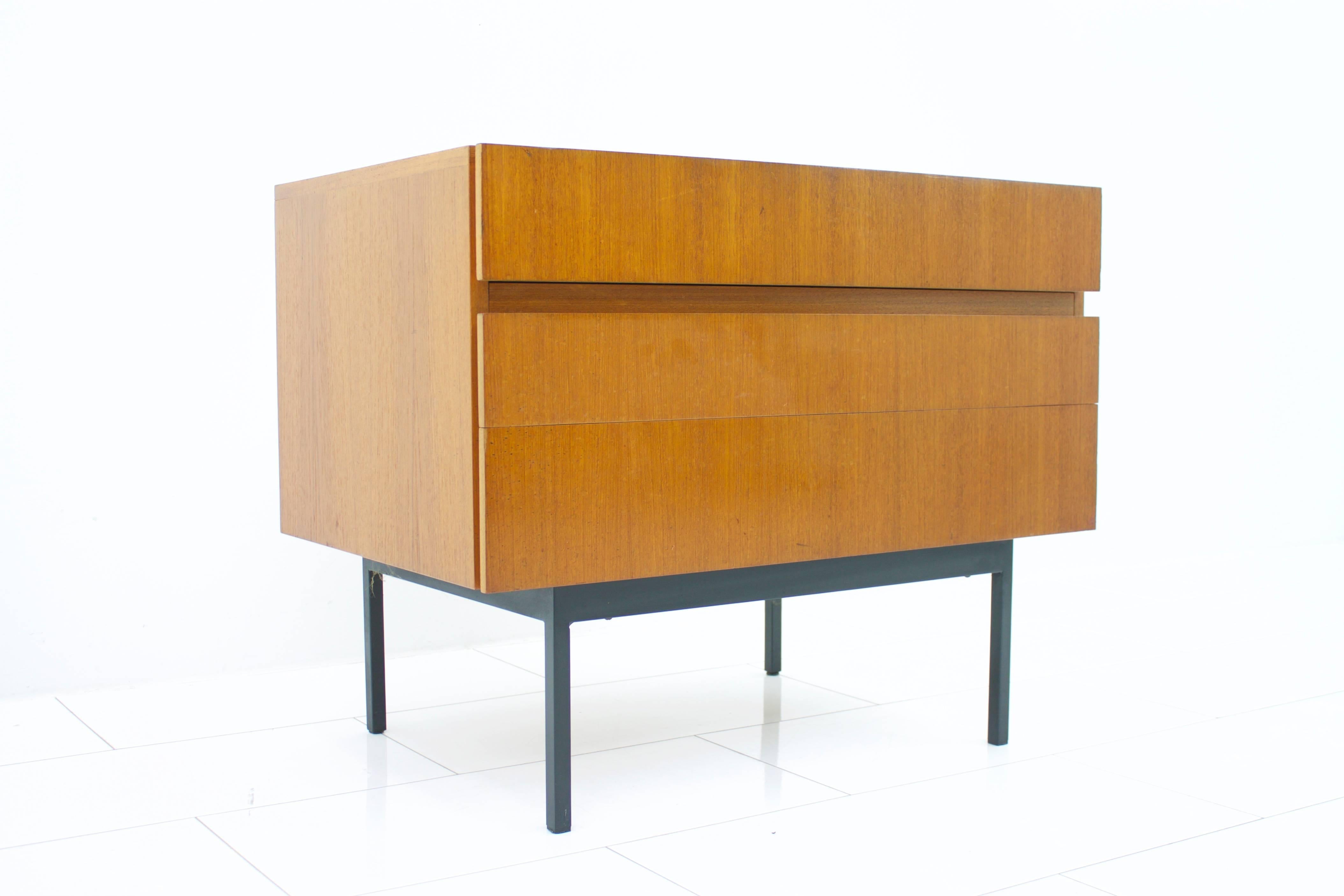 Rare teak dresser or small sideboard by Dieter Waeckerlin for Behr, 1950s.

Good condition.

Worldwide shipping.

