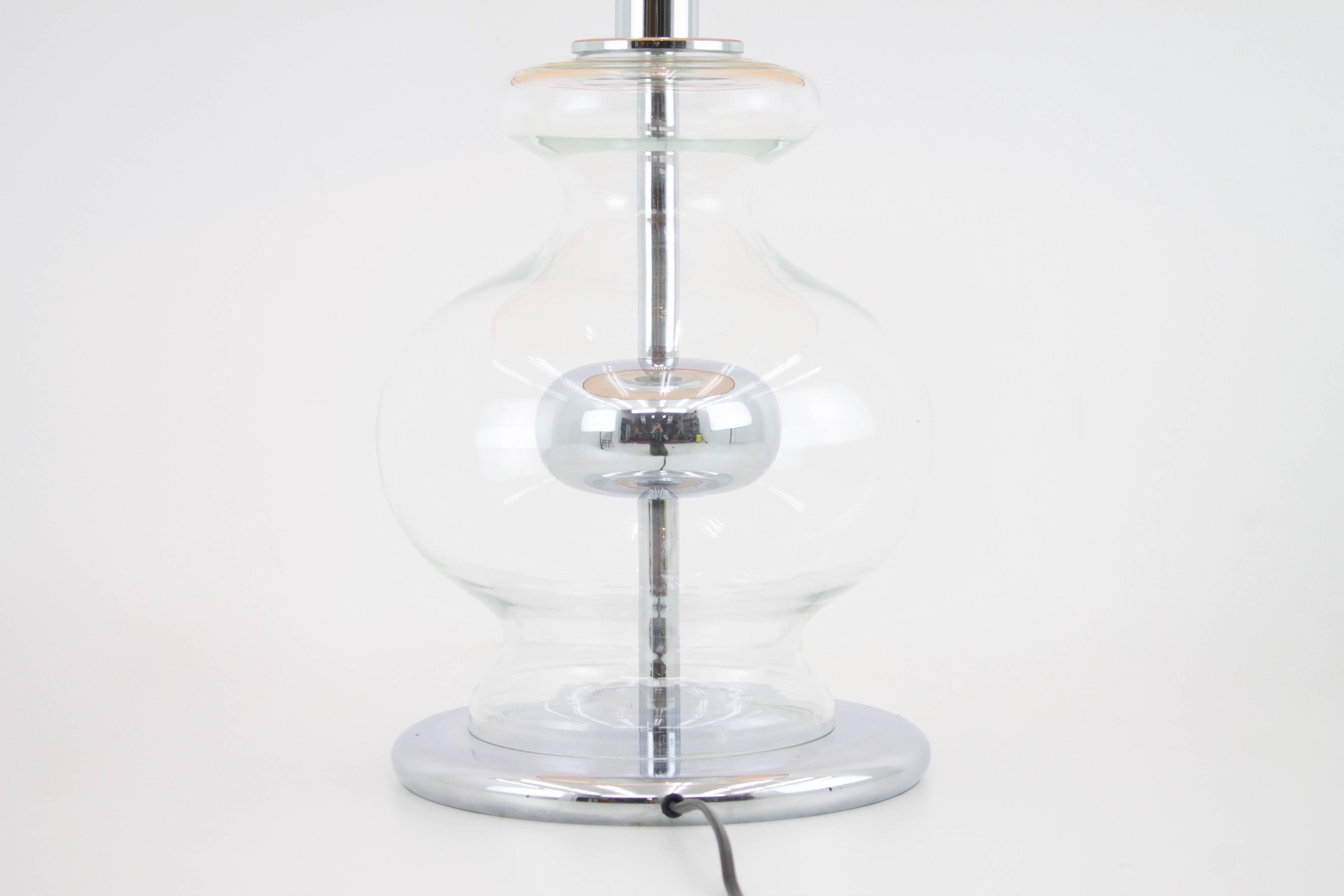 Large glass and chrom table lamp by Richard Essig, 1970s.
with shade.

Very good original condition.

Worldwide shipping.