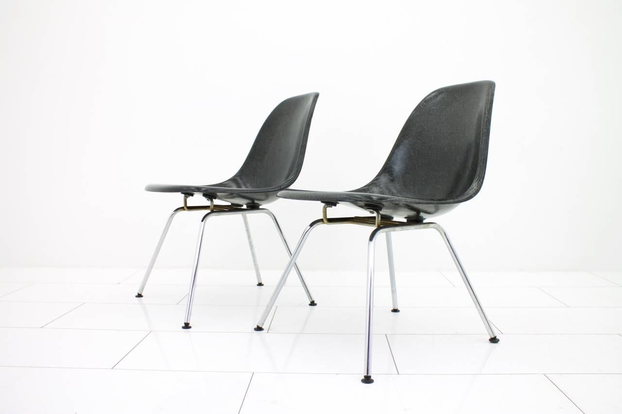 Mid-20th Century Pair of Black Fiberglass Side Chairs with Low H-Base by Charles & Ray Eames