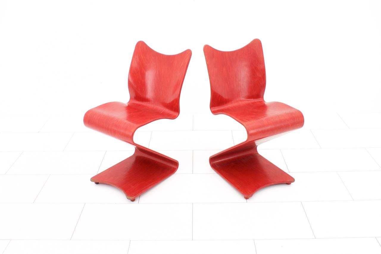 Danish Rare Pair of Red Verner Panton Plywood Chairs S 275, 1956