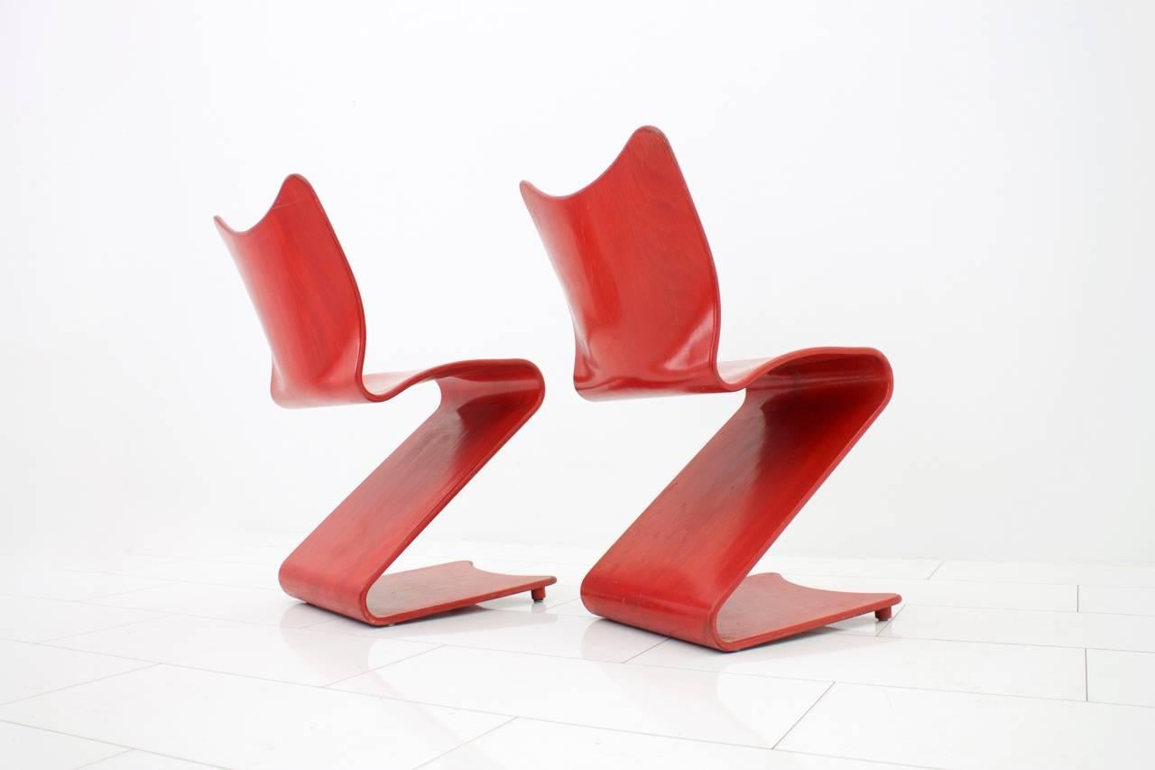 Mid-20th Century Rare Pair of Red Verner Panton Plywood Chairs S 275, 1956