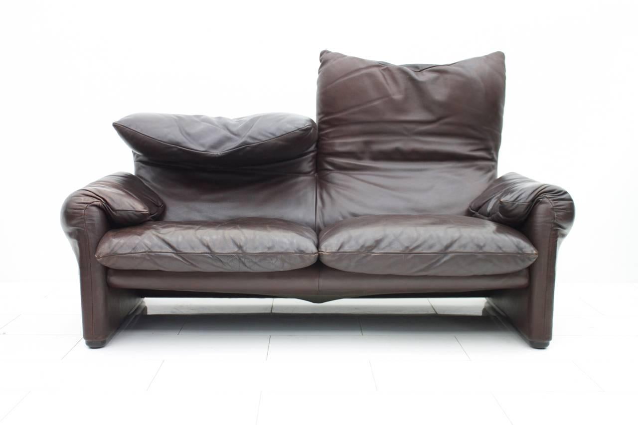 Leather Sofa Maralunga by Vico Magistretti for Cassina, 1973. Dark Brown Leather.

Very good condition.

Worldwide shipping