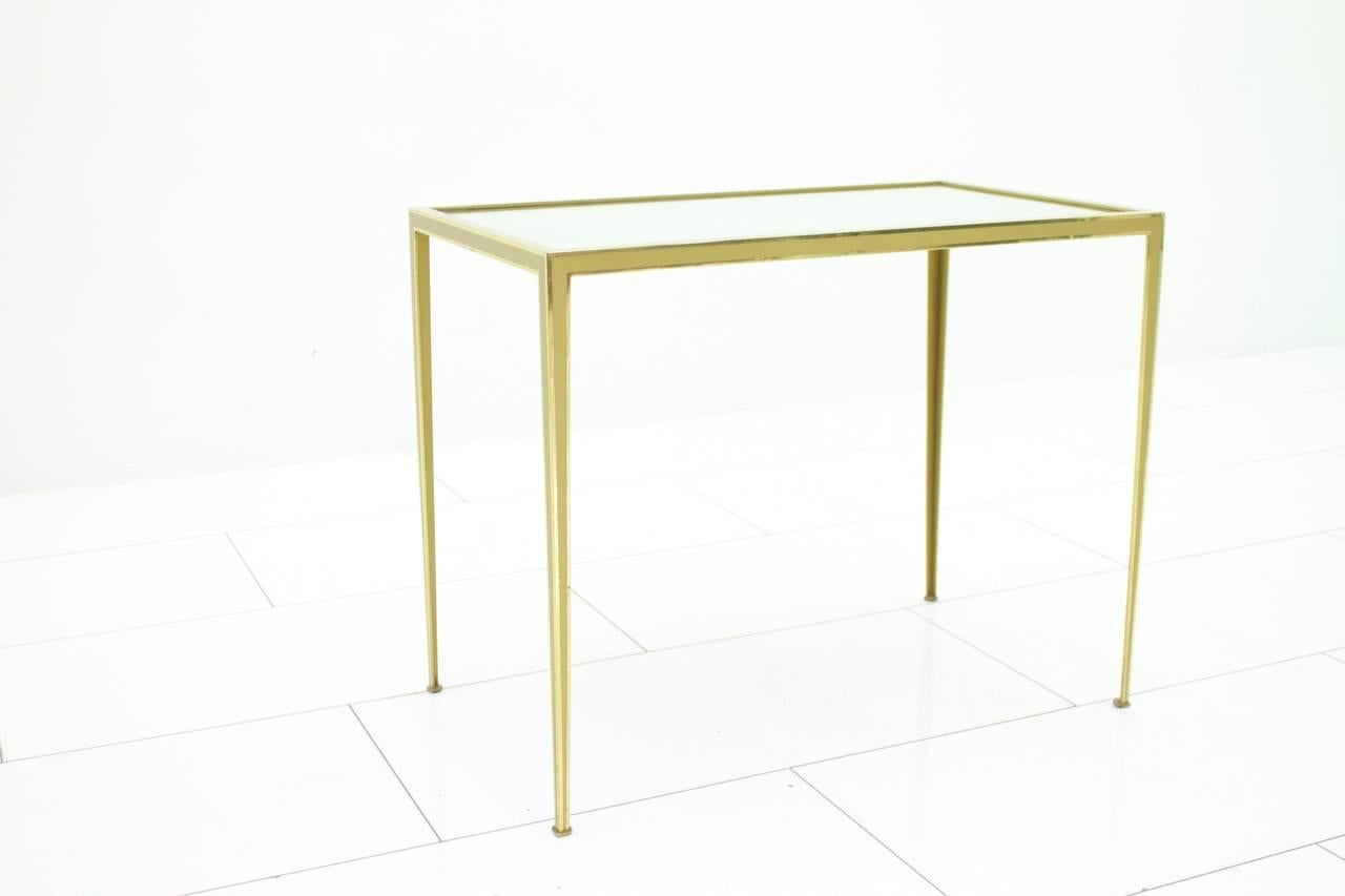 Brass and Mirror Side Table by Münchner Werkstätten, Germany 1960s In Good Condition For Sale In Frankfurt / Dreieich, DE