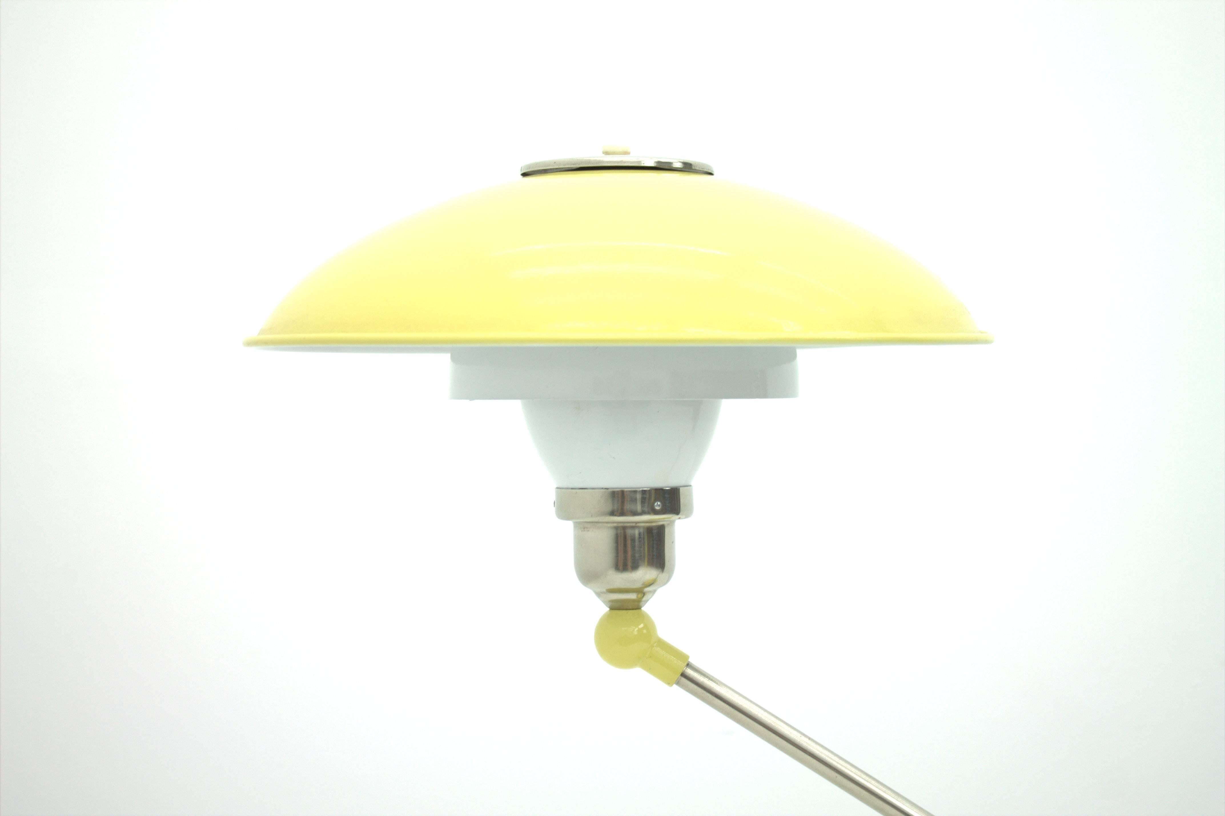 Mid-Century Modern Nice Table Lamp from the 1960s For Sale
