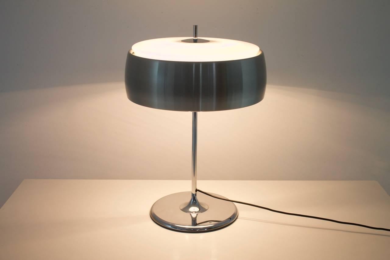 Nice table lamp in aluminium, acryl and chrome by WILA, 1970s.
Good original condition.

       