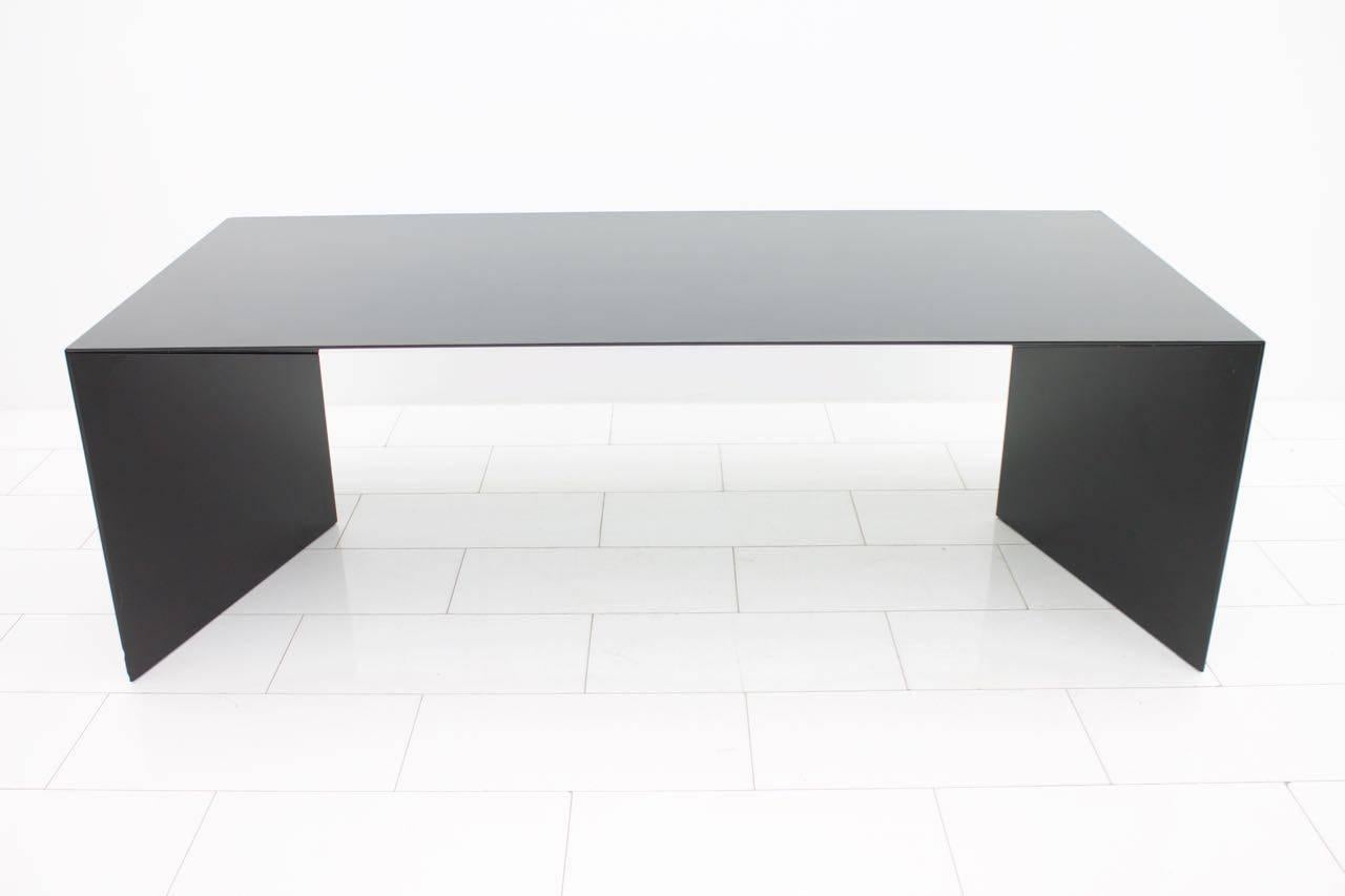 Rare desk from the Prism series by Cini Boeri for Rosenthal, 1981. Black lacquered, very heavy futuristic head desk of the Extra class. With small traces of use. The table top was was new repainted. 

Worldwide shipping


Cini Boeri's areas of