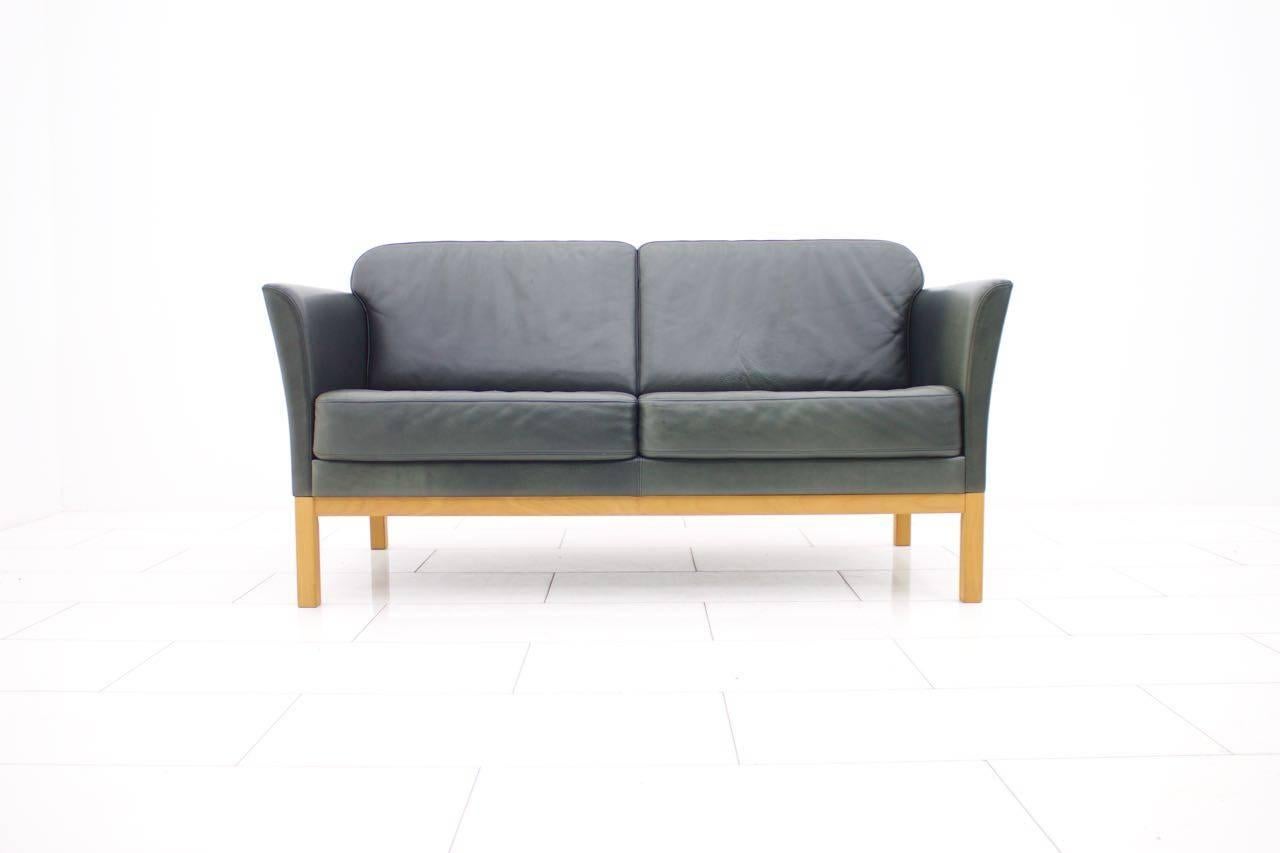 Nice leather sofa from Denmark, circa 1970s. Very good condition.
 

We offer worldwide shipping to your doorstep. If a shipping price is not included in the offer, please ask us for it. We will send you a binding offer within 12 hours.